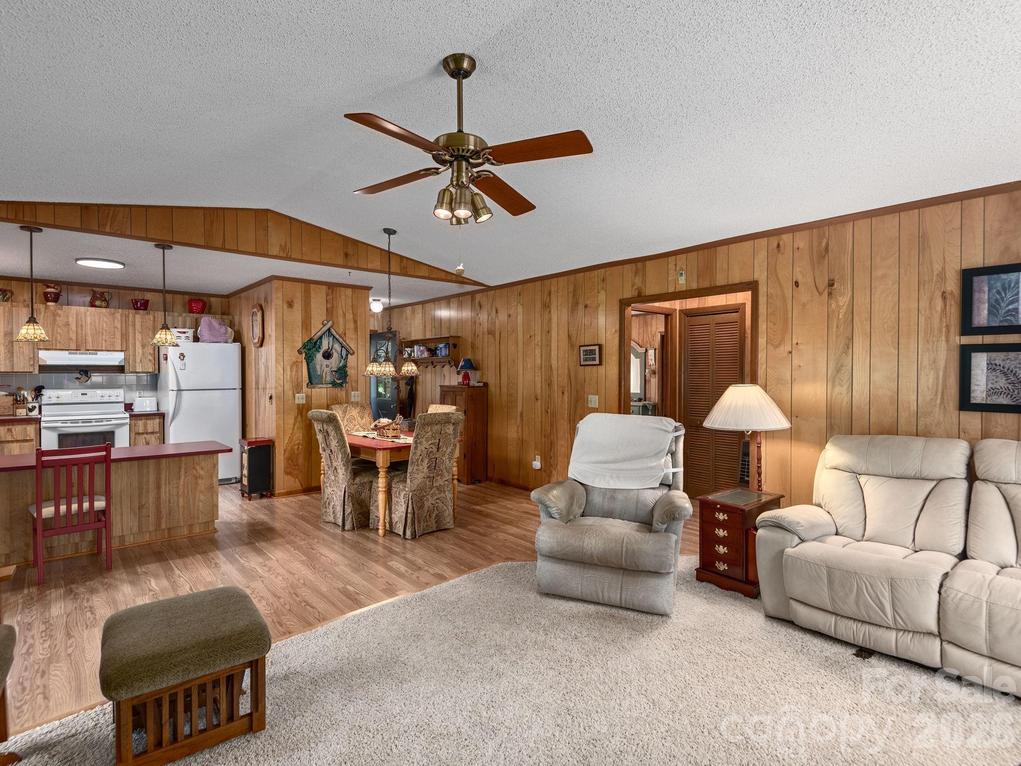 85 Hillcrest Road — Maggie Valley