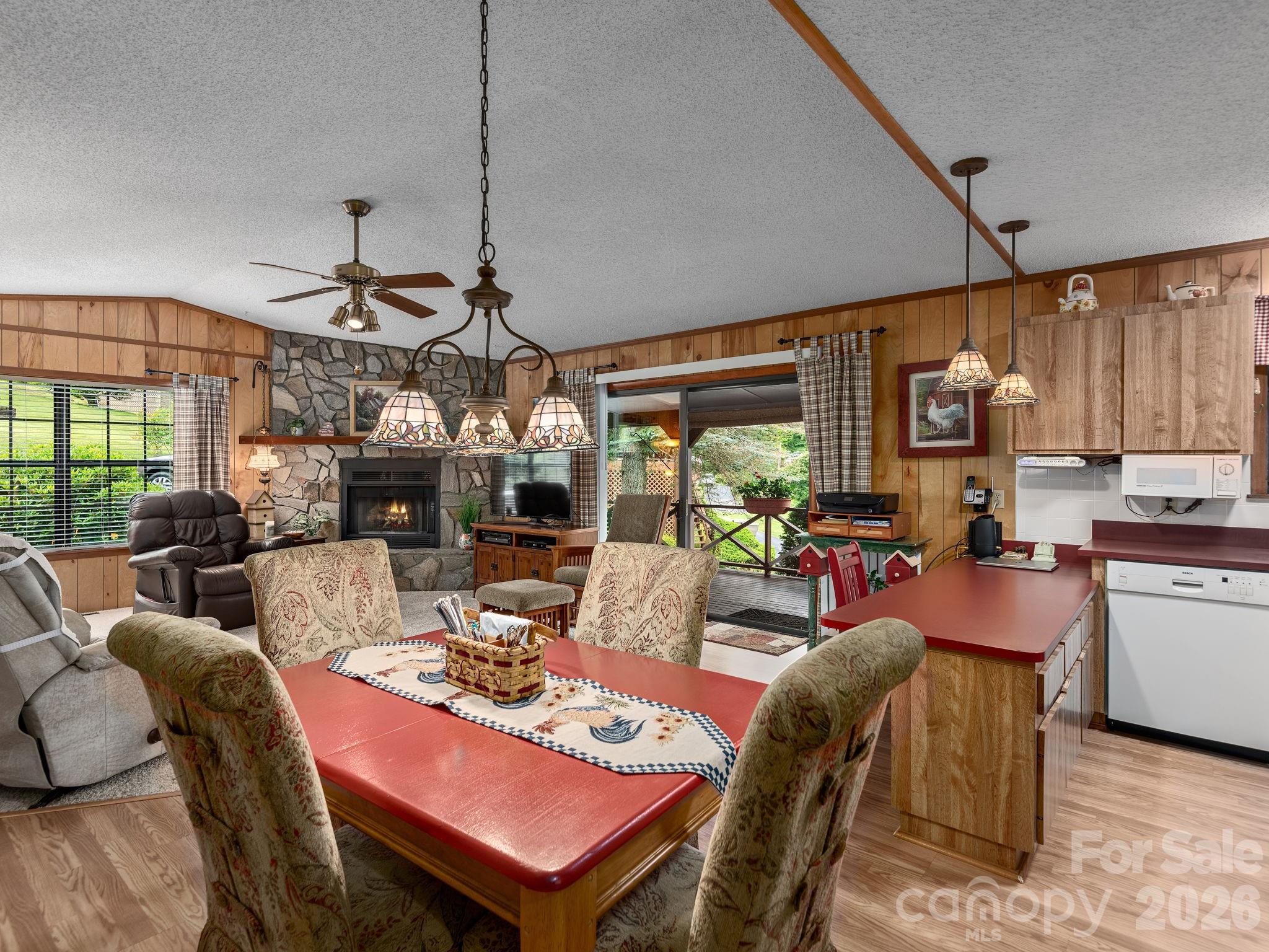 85 Hillcrest Road — Maggie Valley