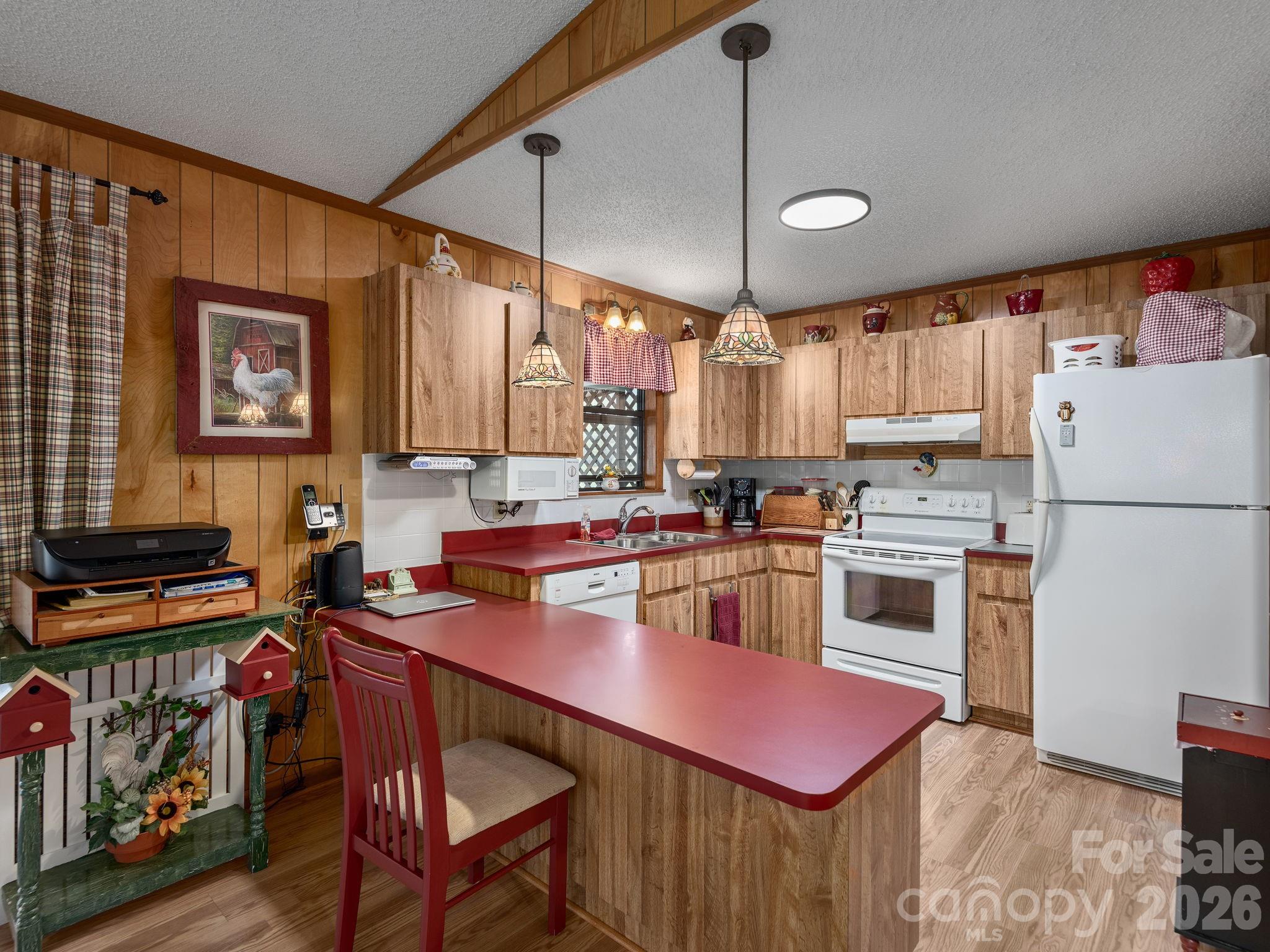85 Hillcrest Road — Maggie Valley