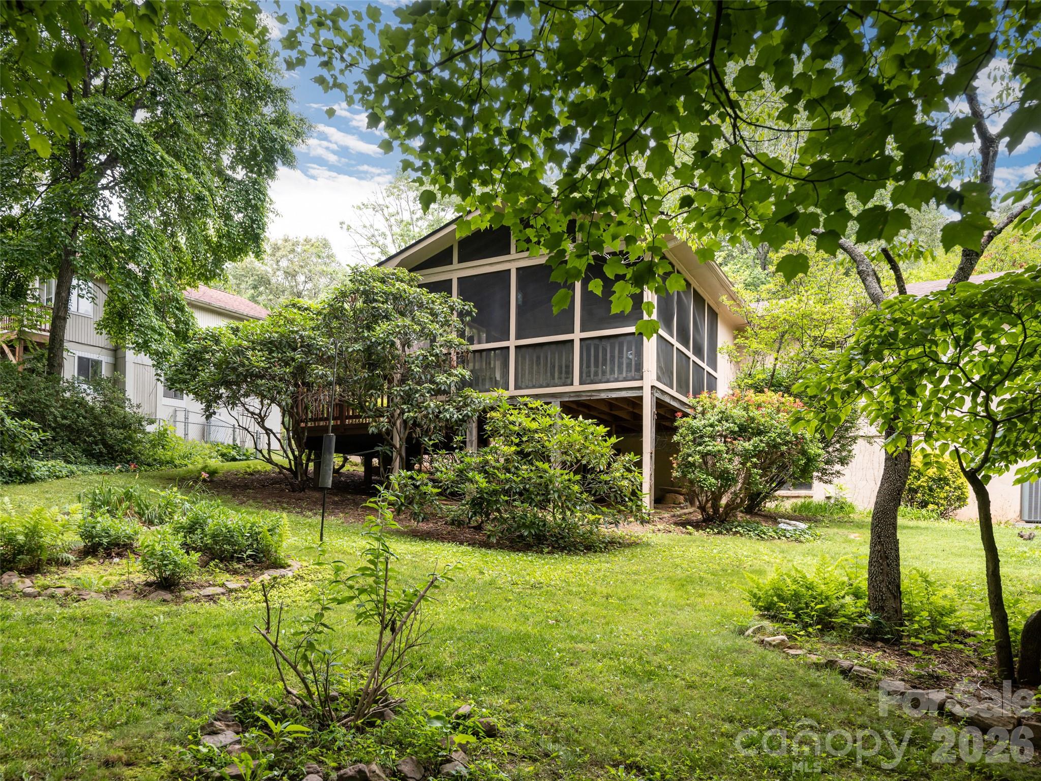 29 Jean Drive — Asheville