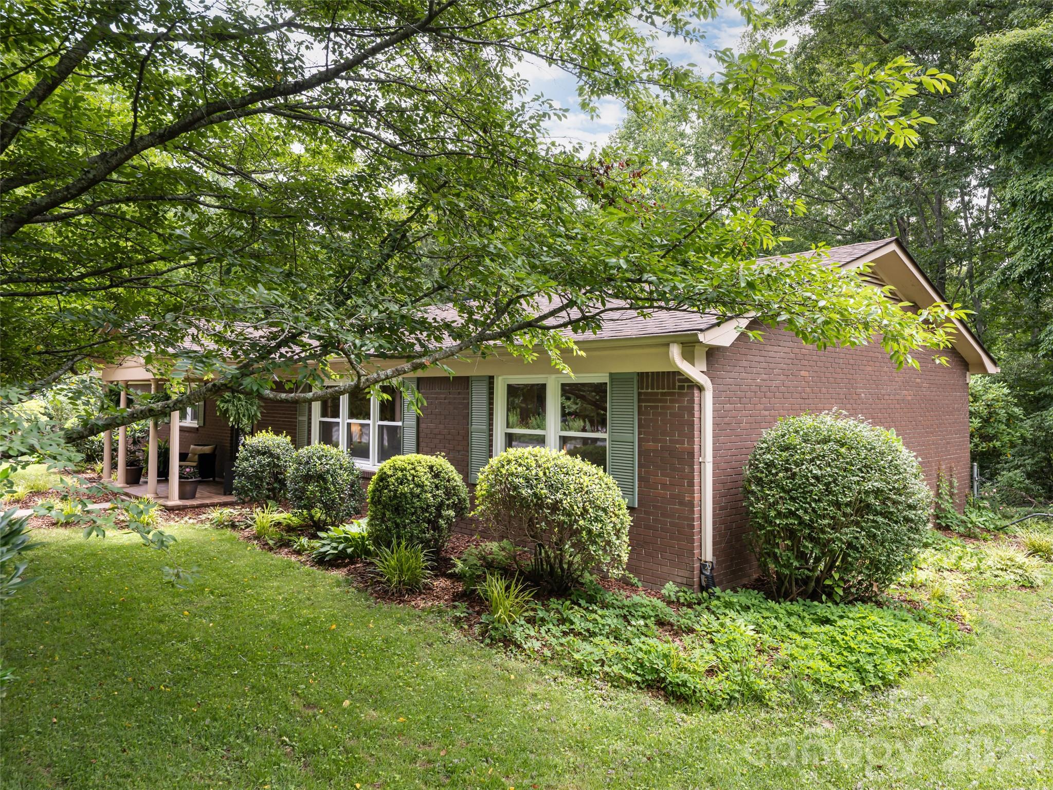 29 Jean Drive — Asheville