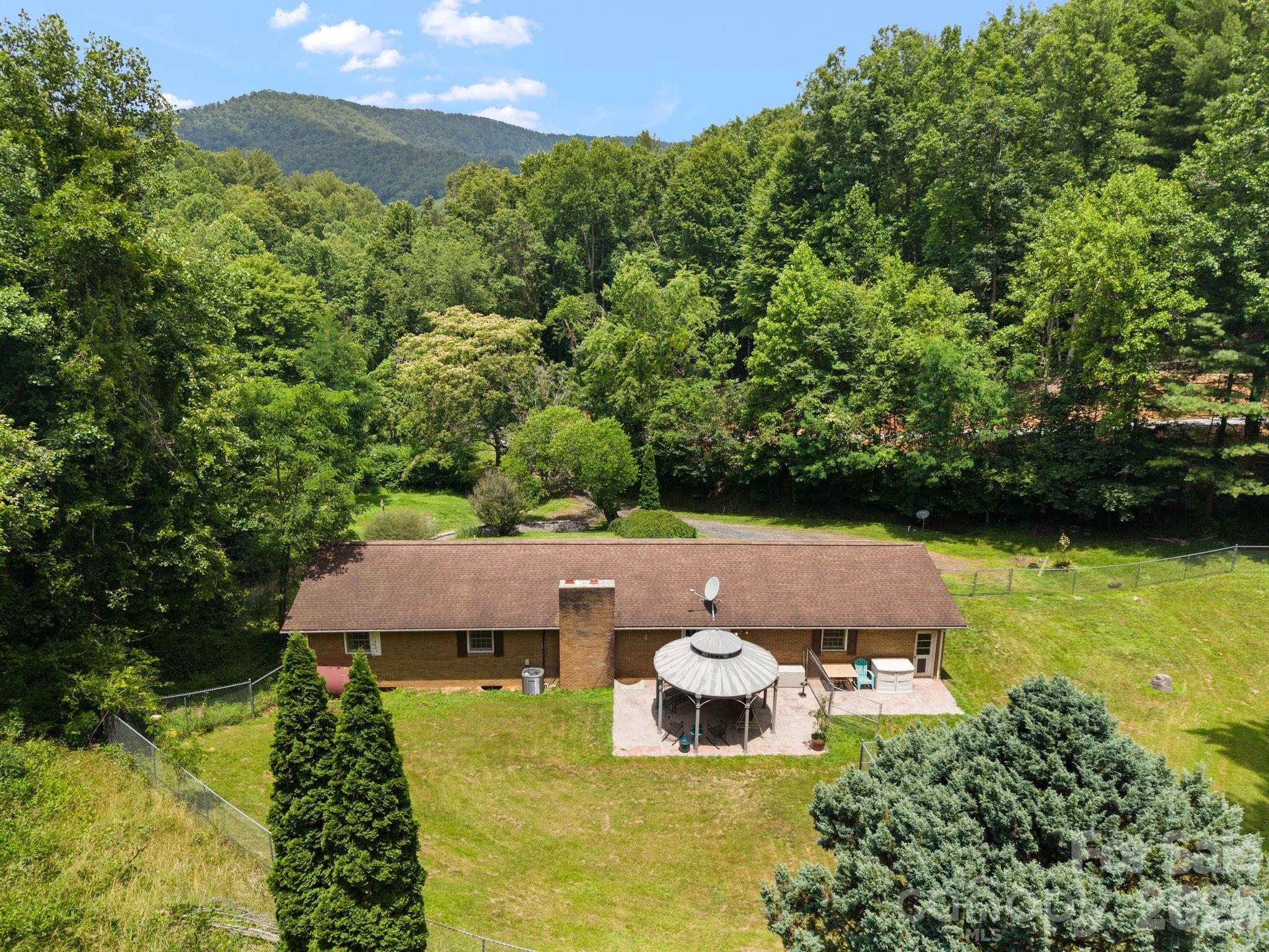 528 Baccus Siding Road — Green Mountain