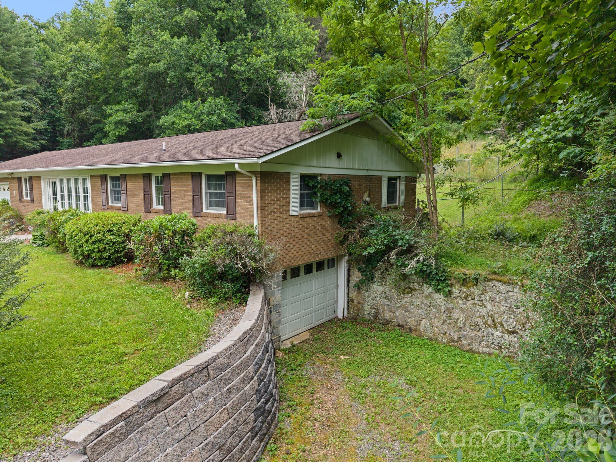 528 Baccus Siding Road — Green Mountain