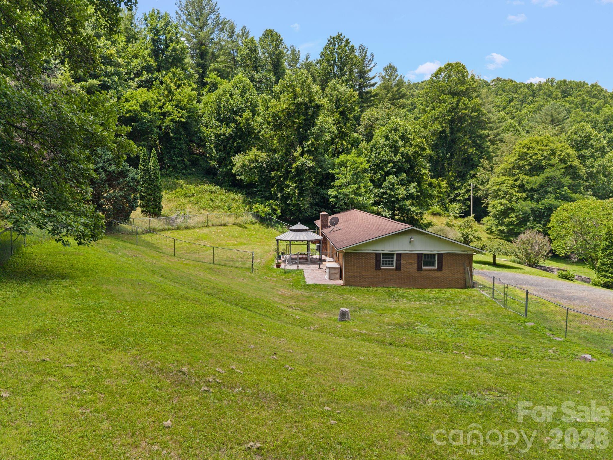 528 Baccus Siding Road — Green Mountain