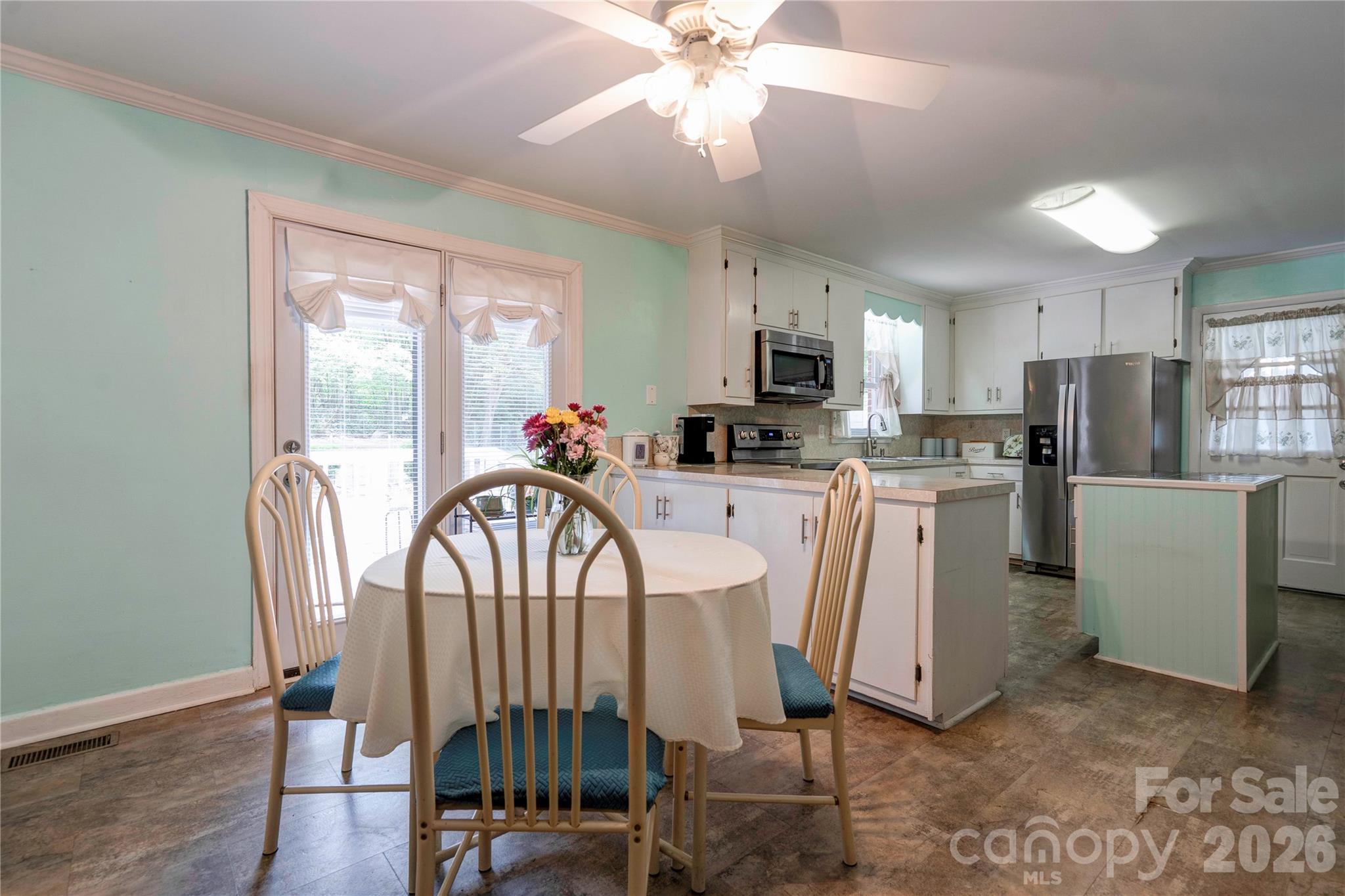 613 Tina Drive — Shelby