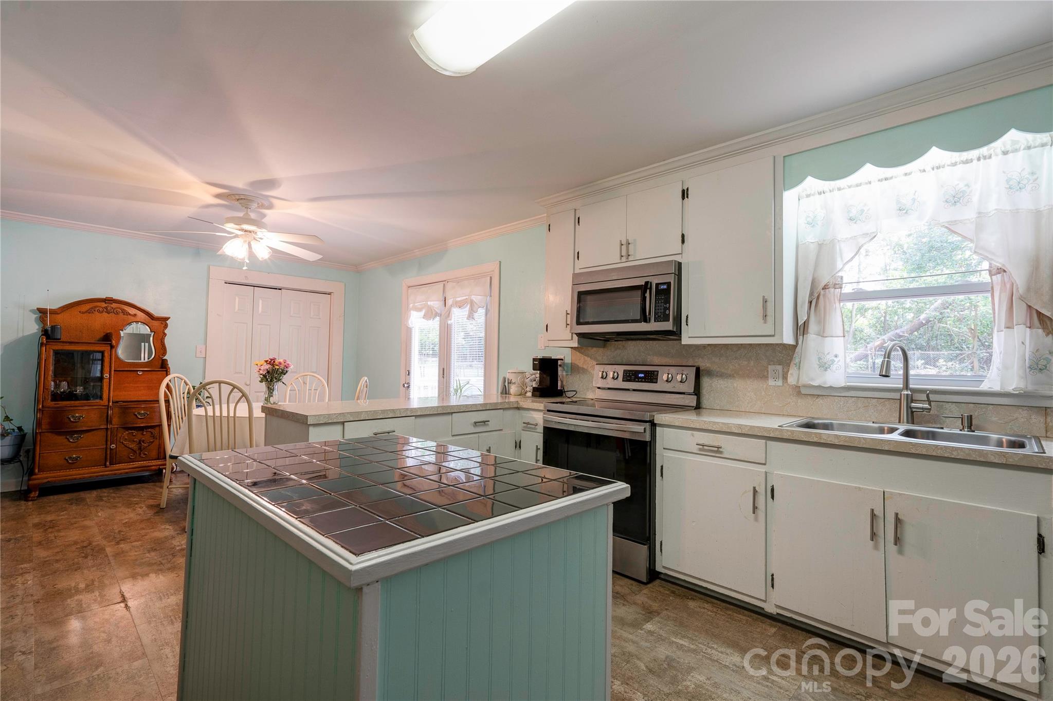 613 Tina Drive — Shelby