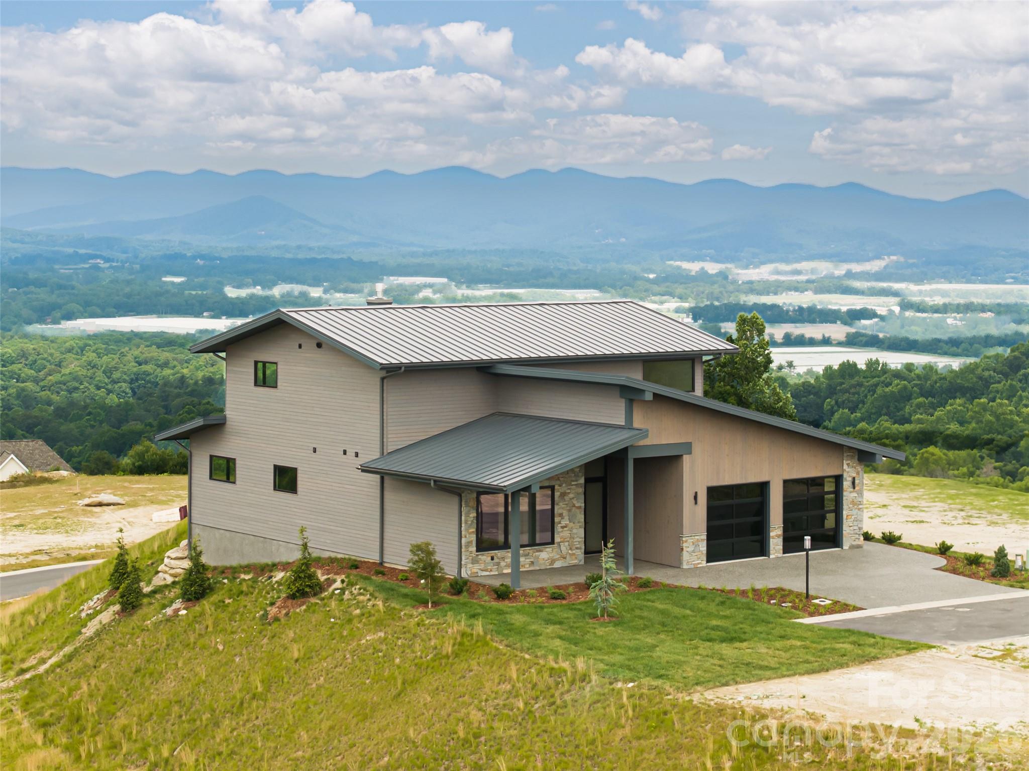 24 S Watchman Drive #10 & 11 — Hendersonville