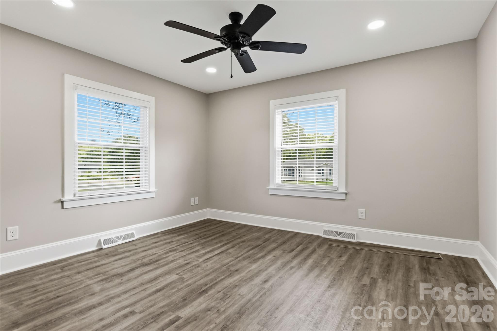 201 W Elm Street — Wingate