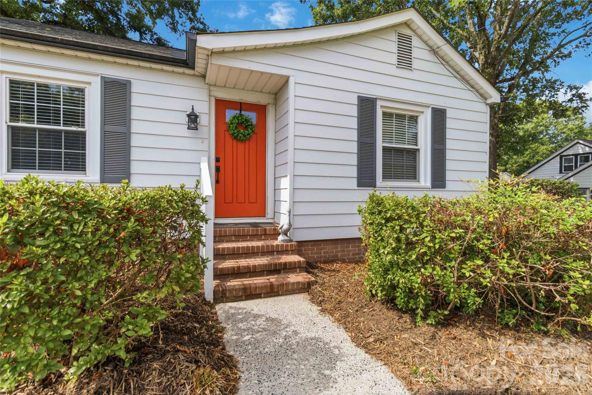 201 W Elm Street — Wingate