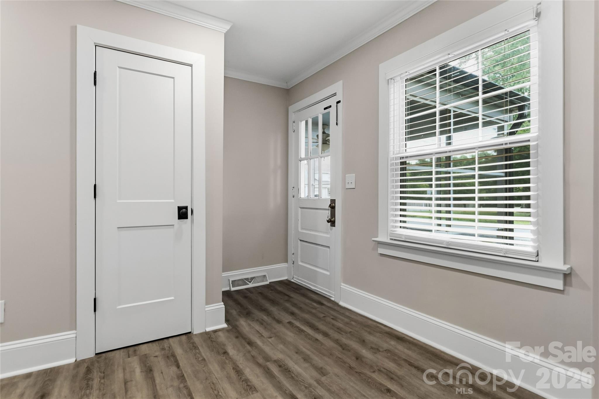 201 W Elm Street — Wingate