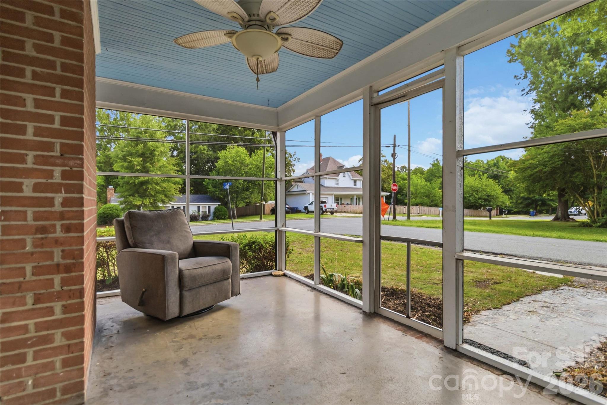 201 W Elm Street — Wingate