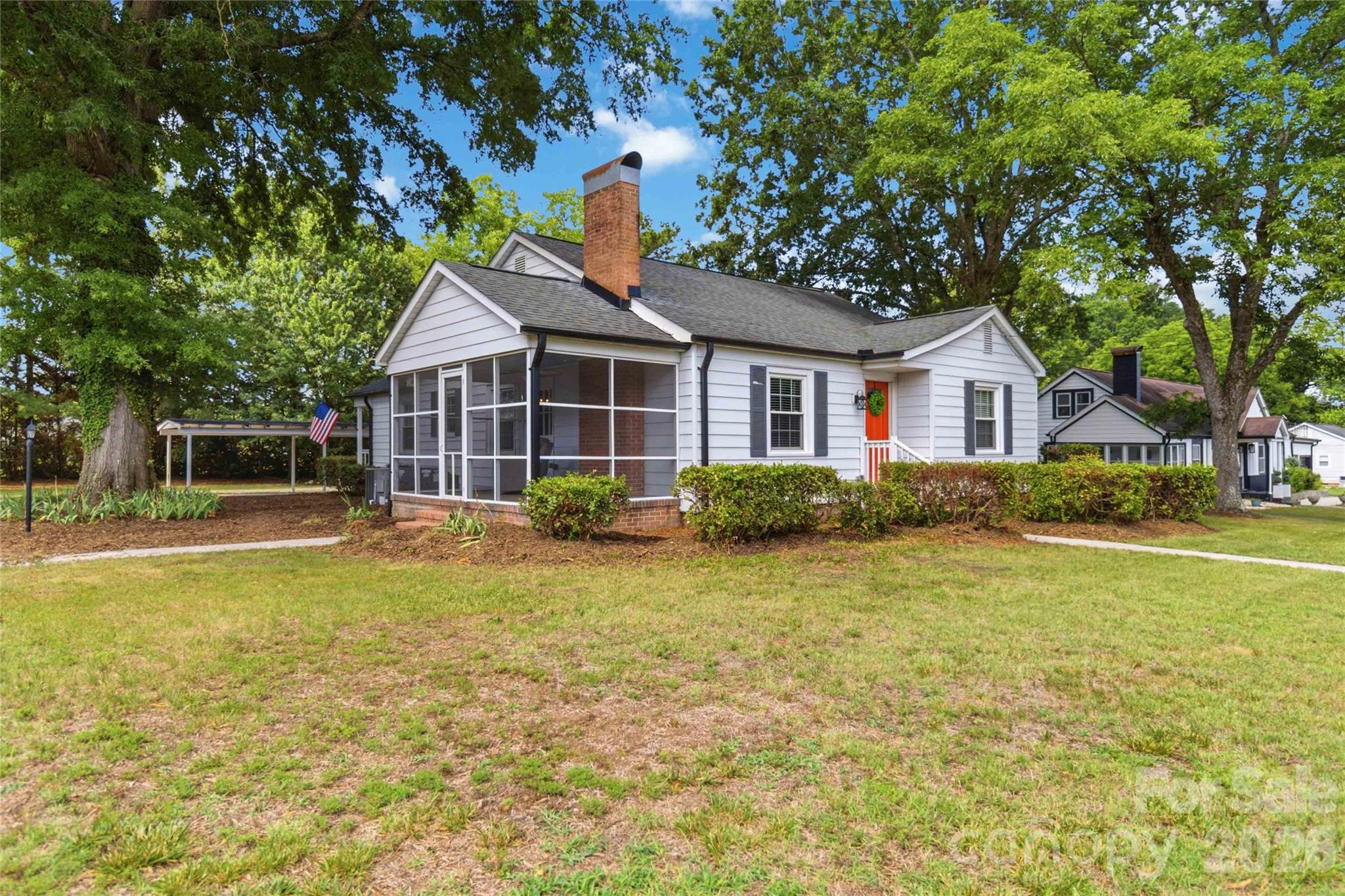 201 W Elm Street — Wingate
