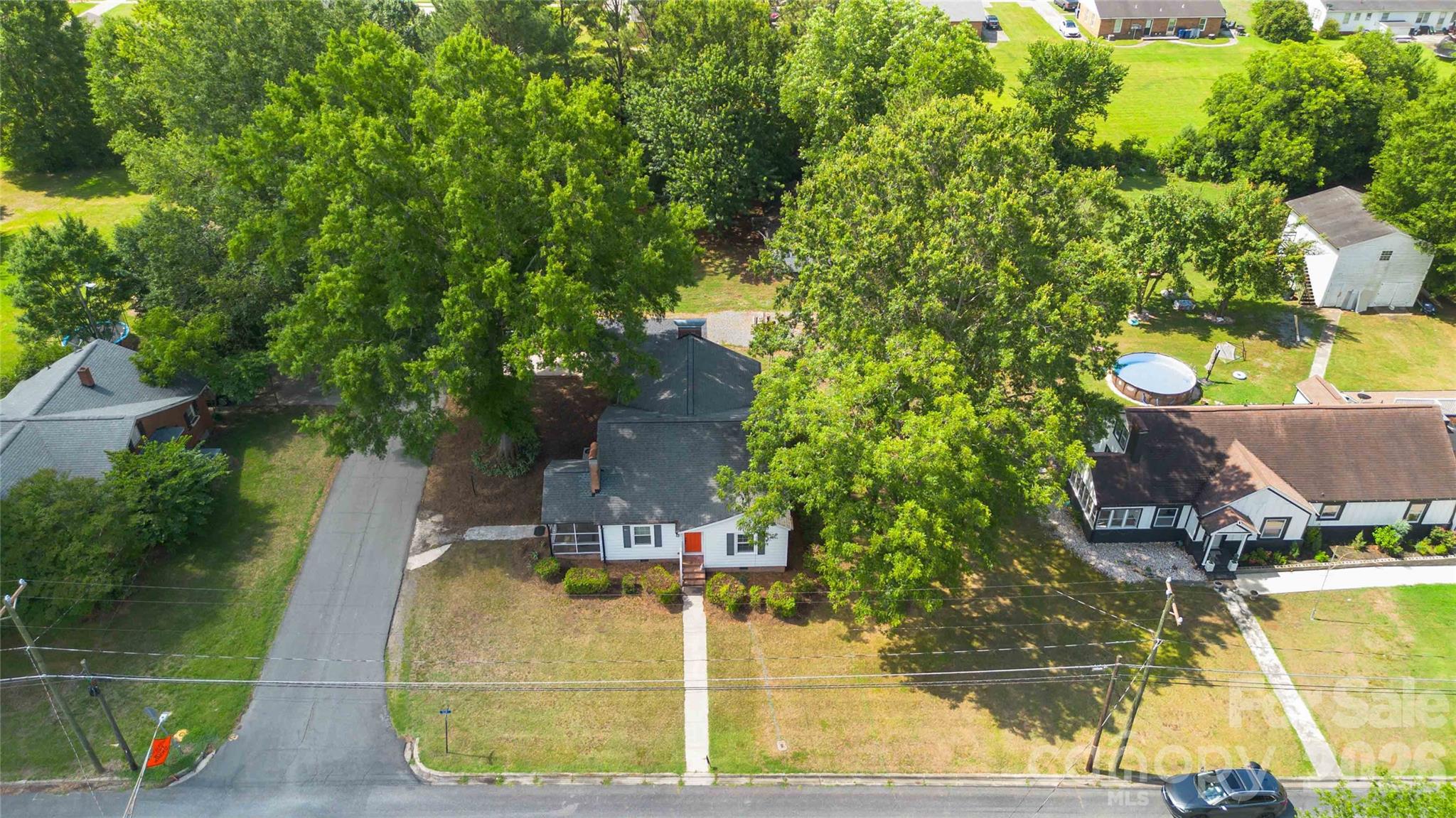201 W Elm Street — Wingate