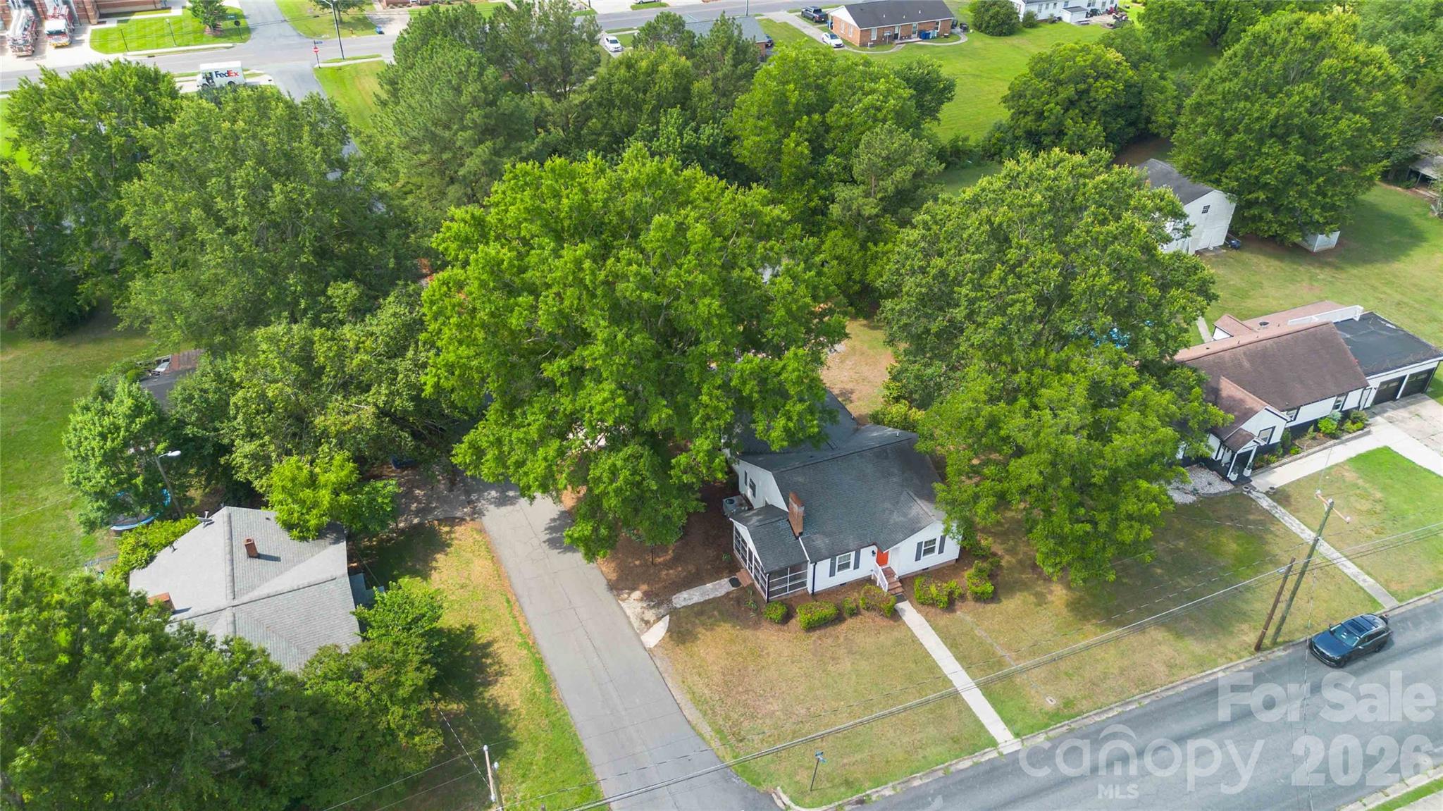 201 W Elm Street — Wingate