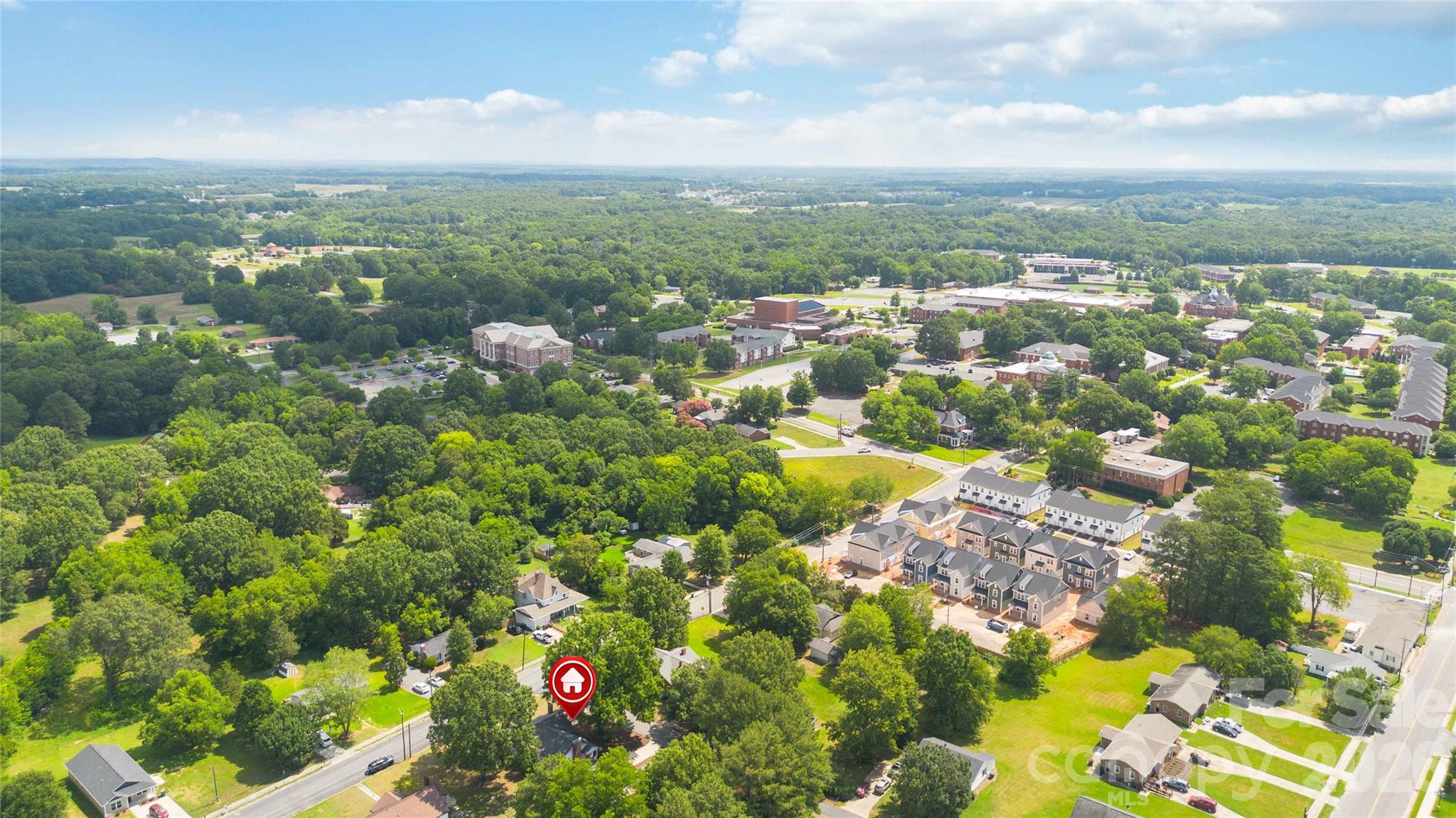 201 W Elm Street — Wingate