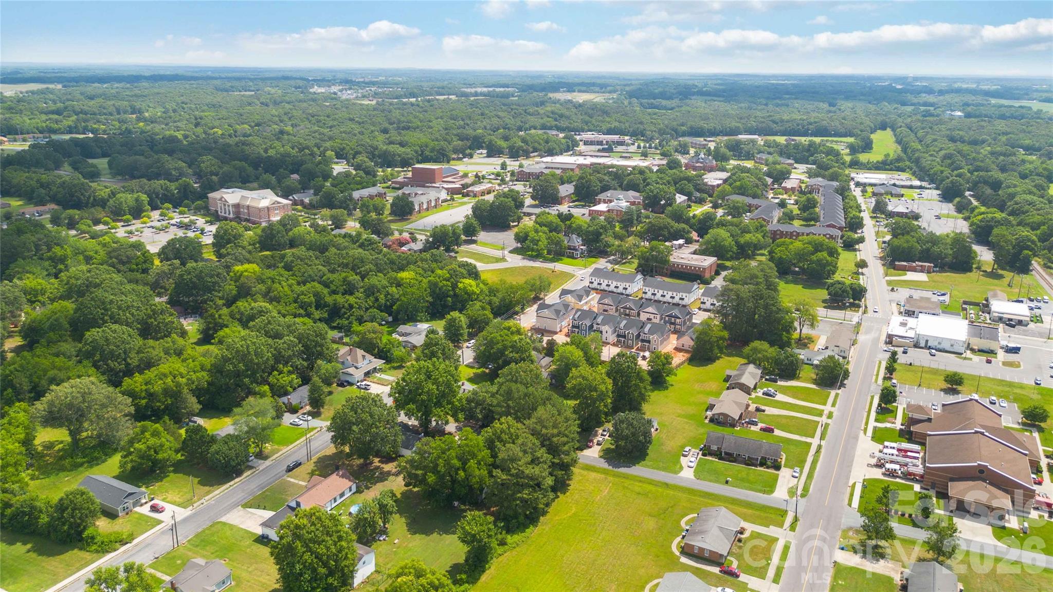 201 W Elm Street — Wingate