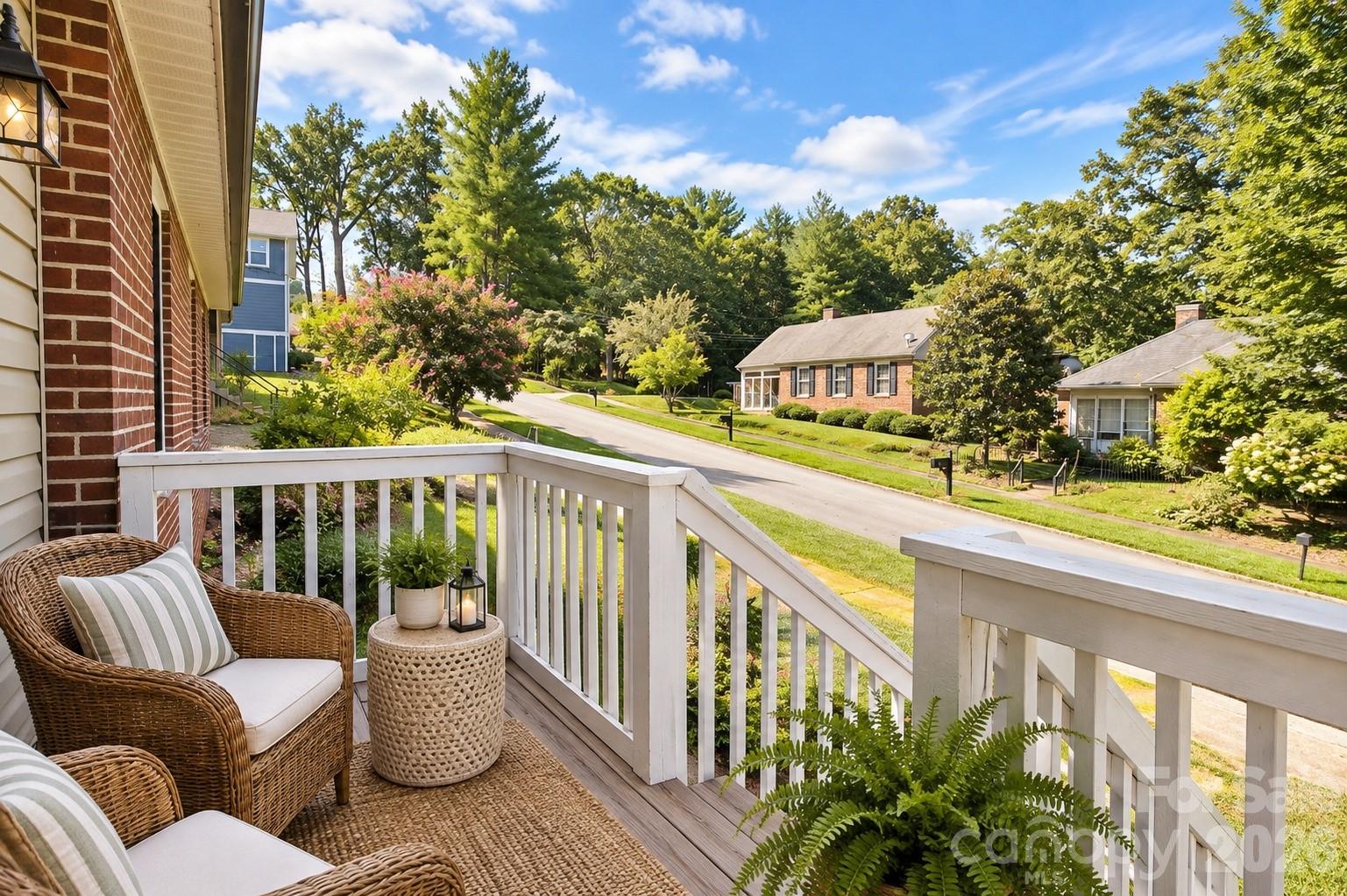 10 Enka Oak Street — Candler