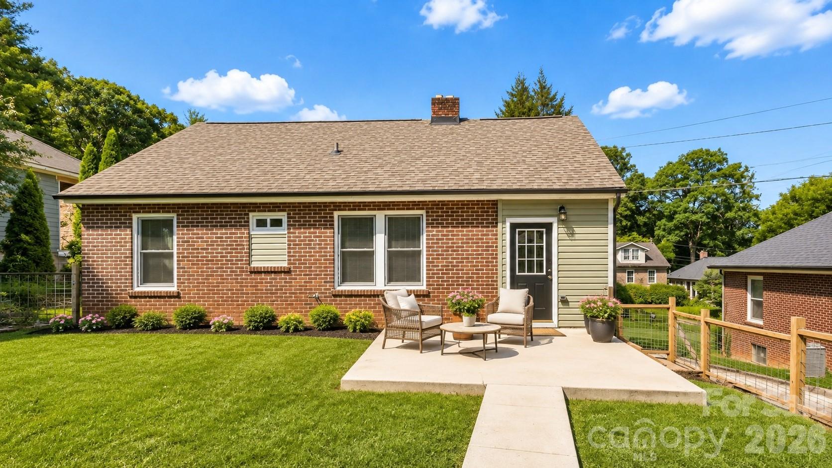 10 Enka Oak Street — Candler