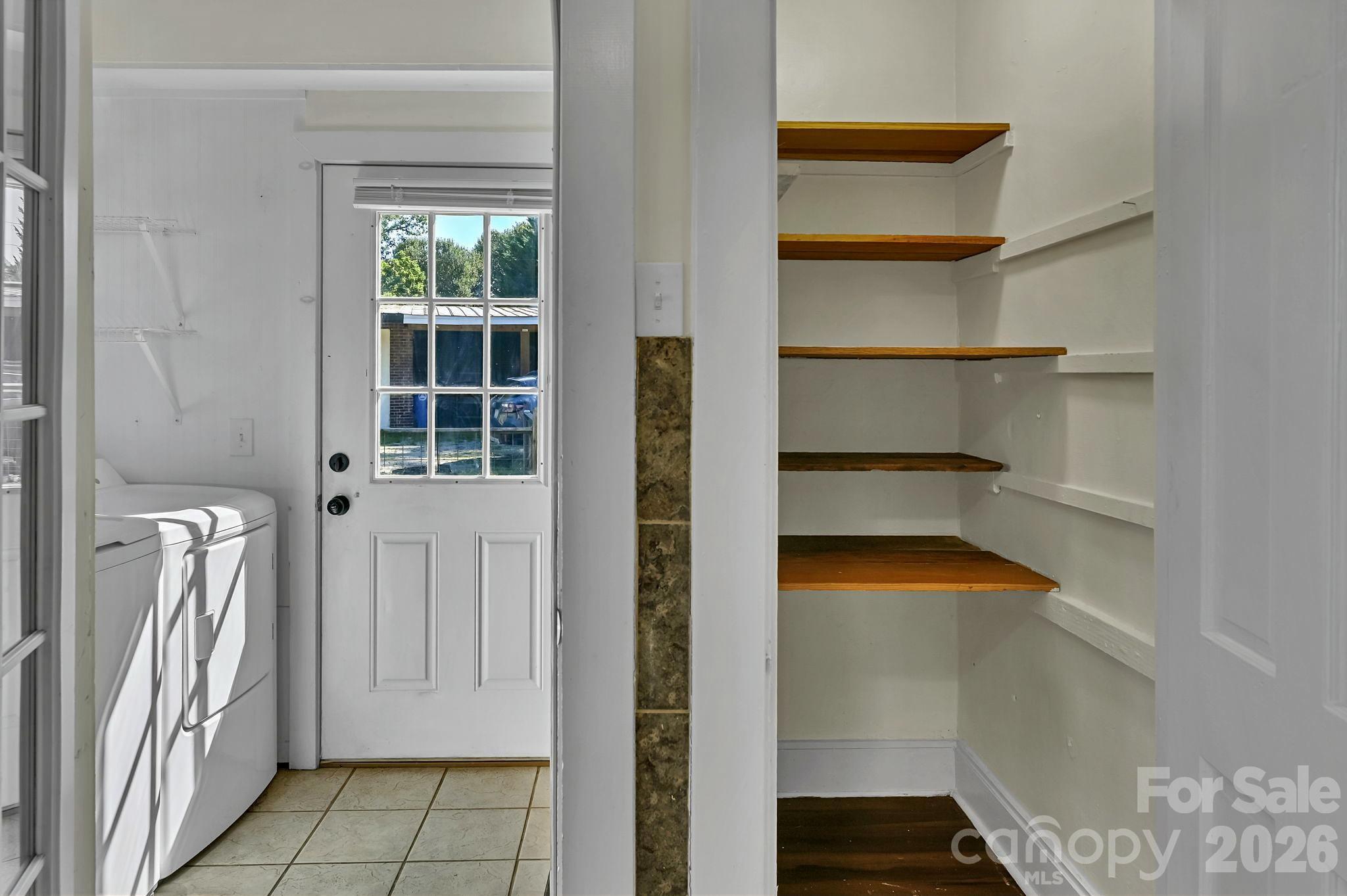 10 Enka Oak Street — Candler