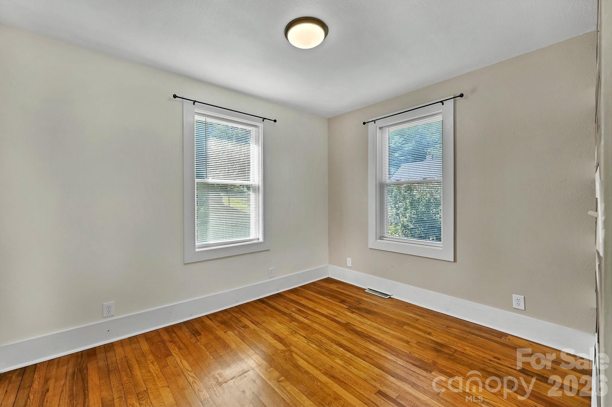 10 Enka Oak Street — Candler