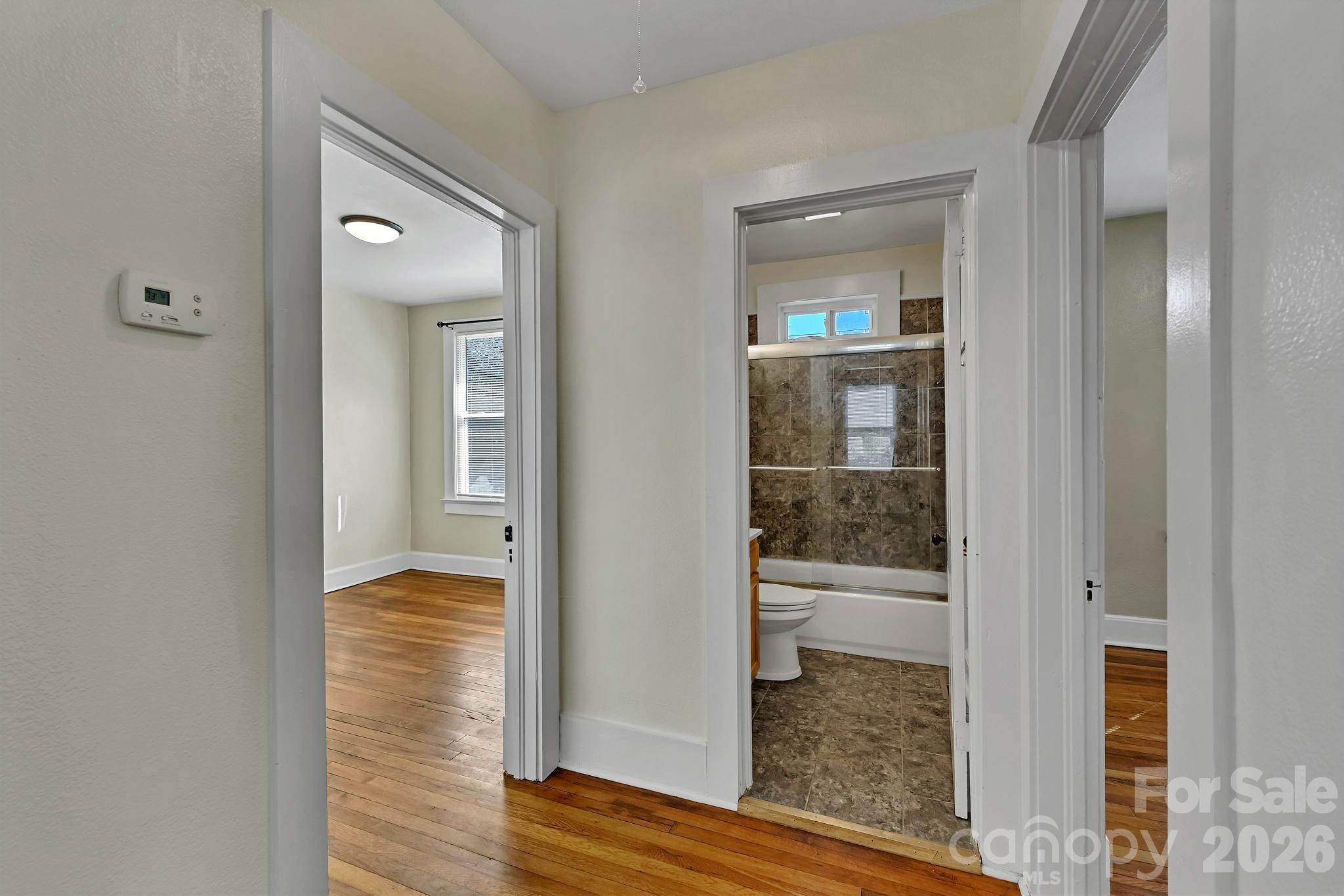 10 Enka Oak Street — Candler