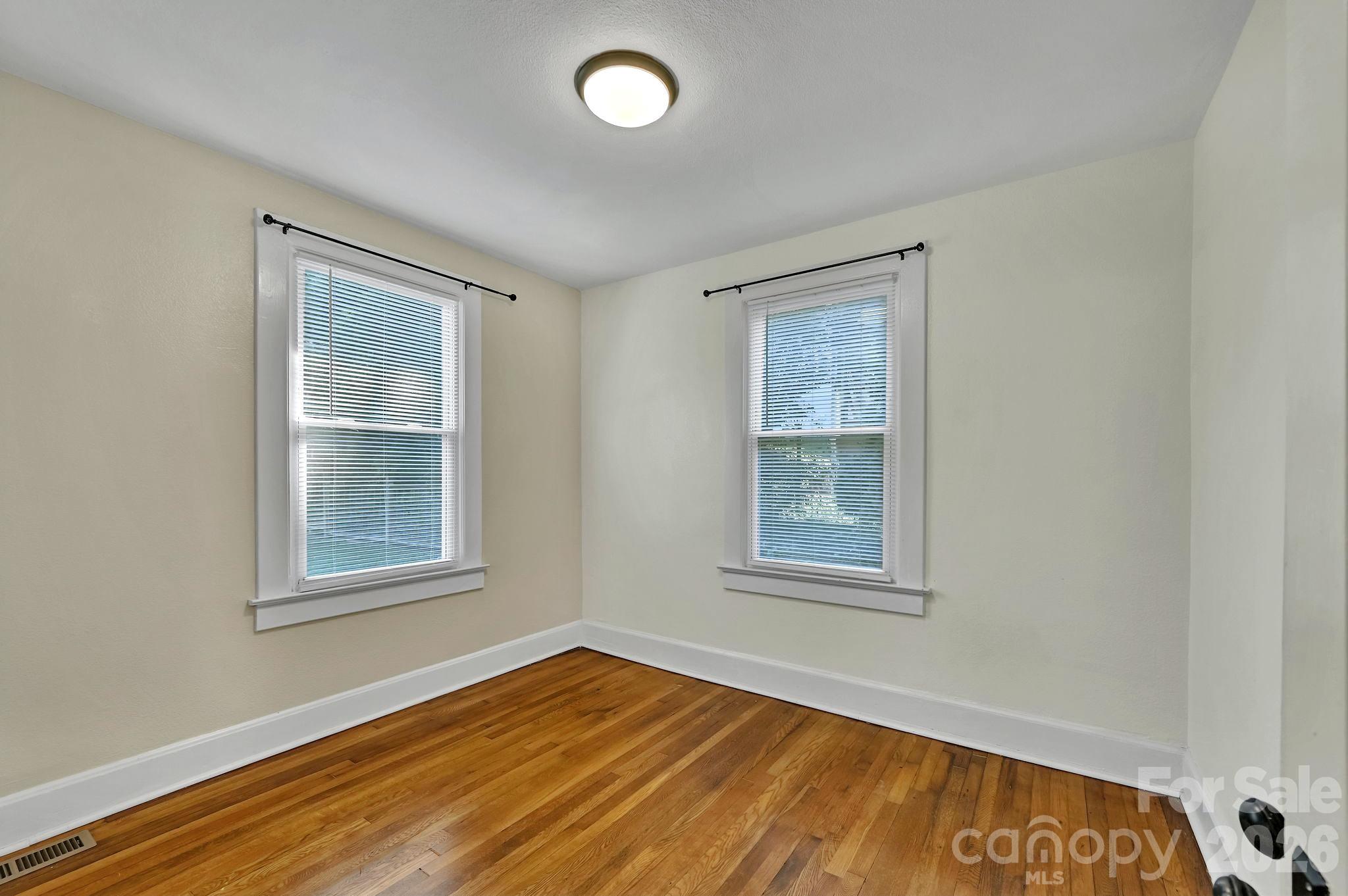 10 Enka Oak Street — Candler