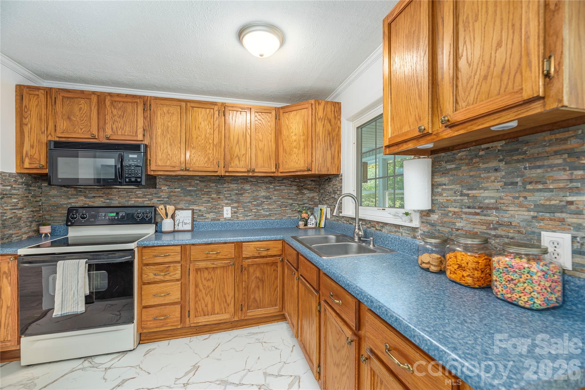 881 Mulberry Street — Clyde