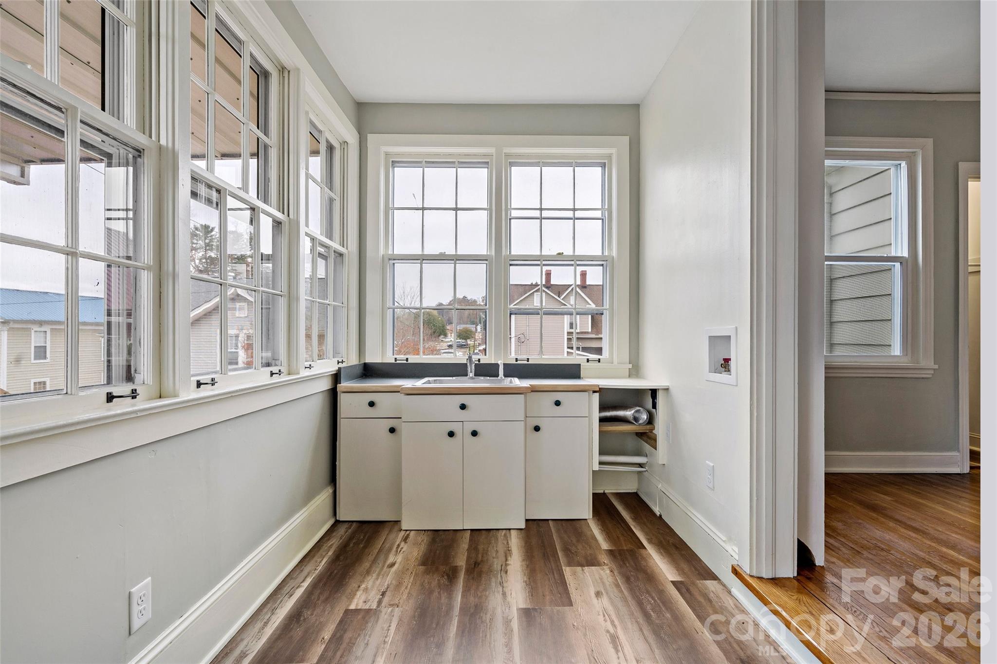 141 N Madison Street — Marion