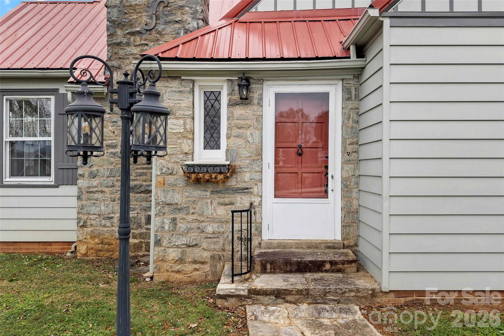 141 N Madison Street — Marion