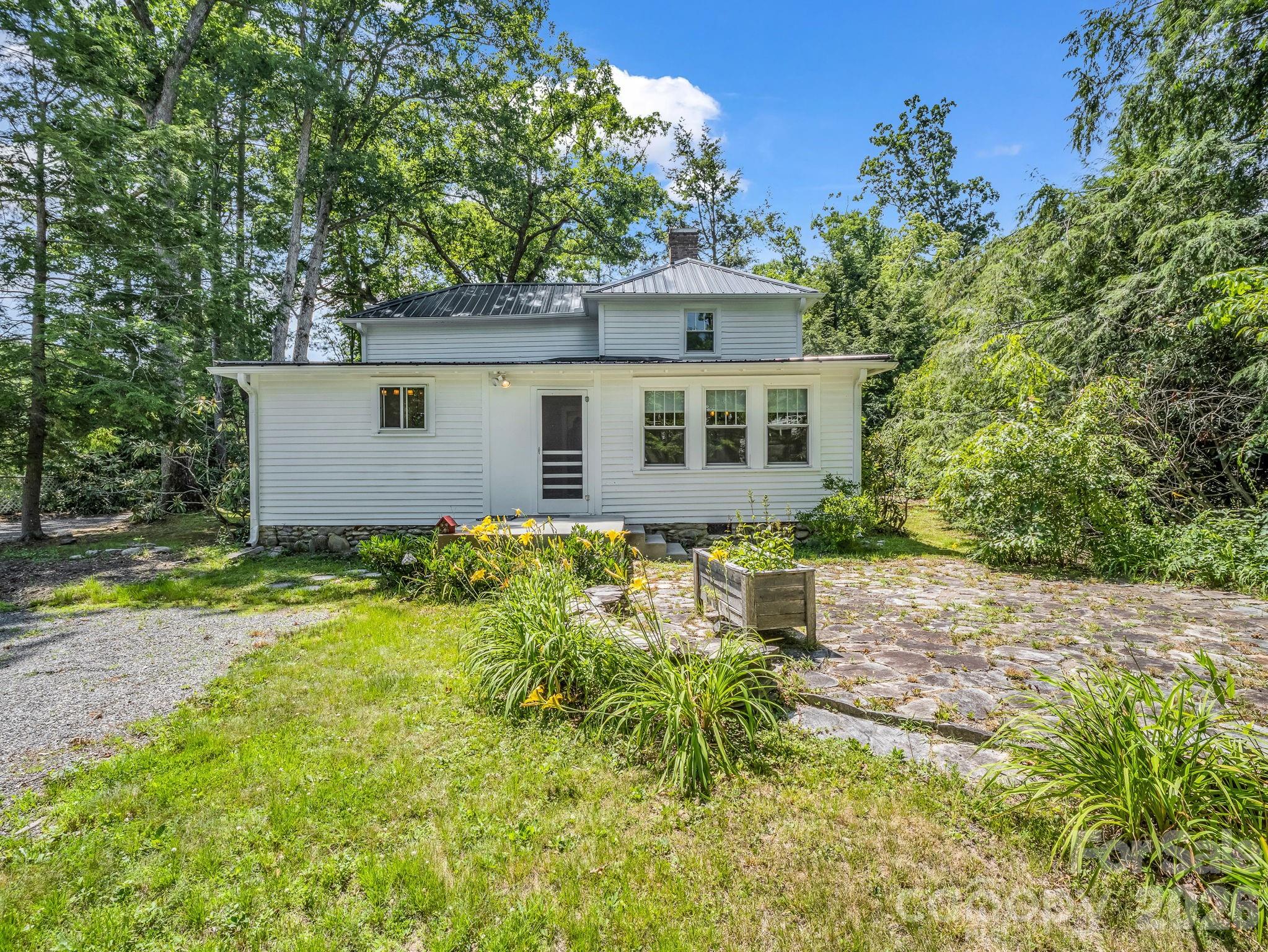 808 Montreat Road — Black Mountain