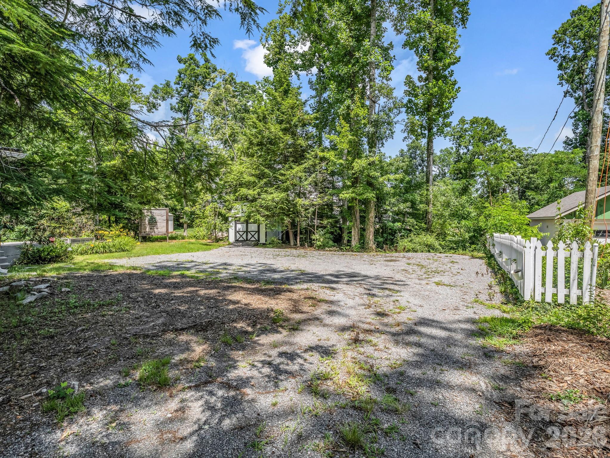 808 Montreat Road — Black Mountain