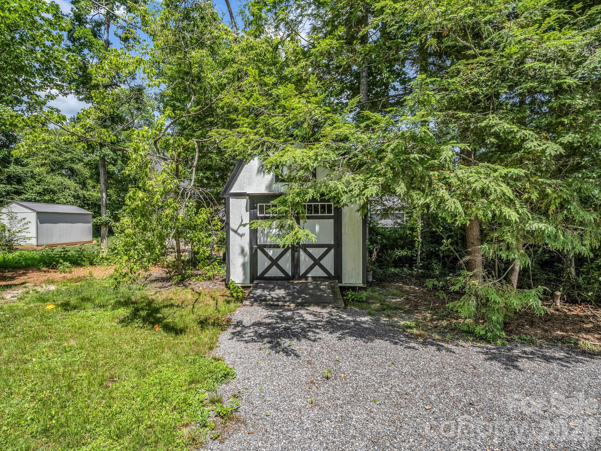 808 Montreat Road — Black Mountain