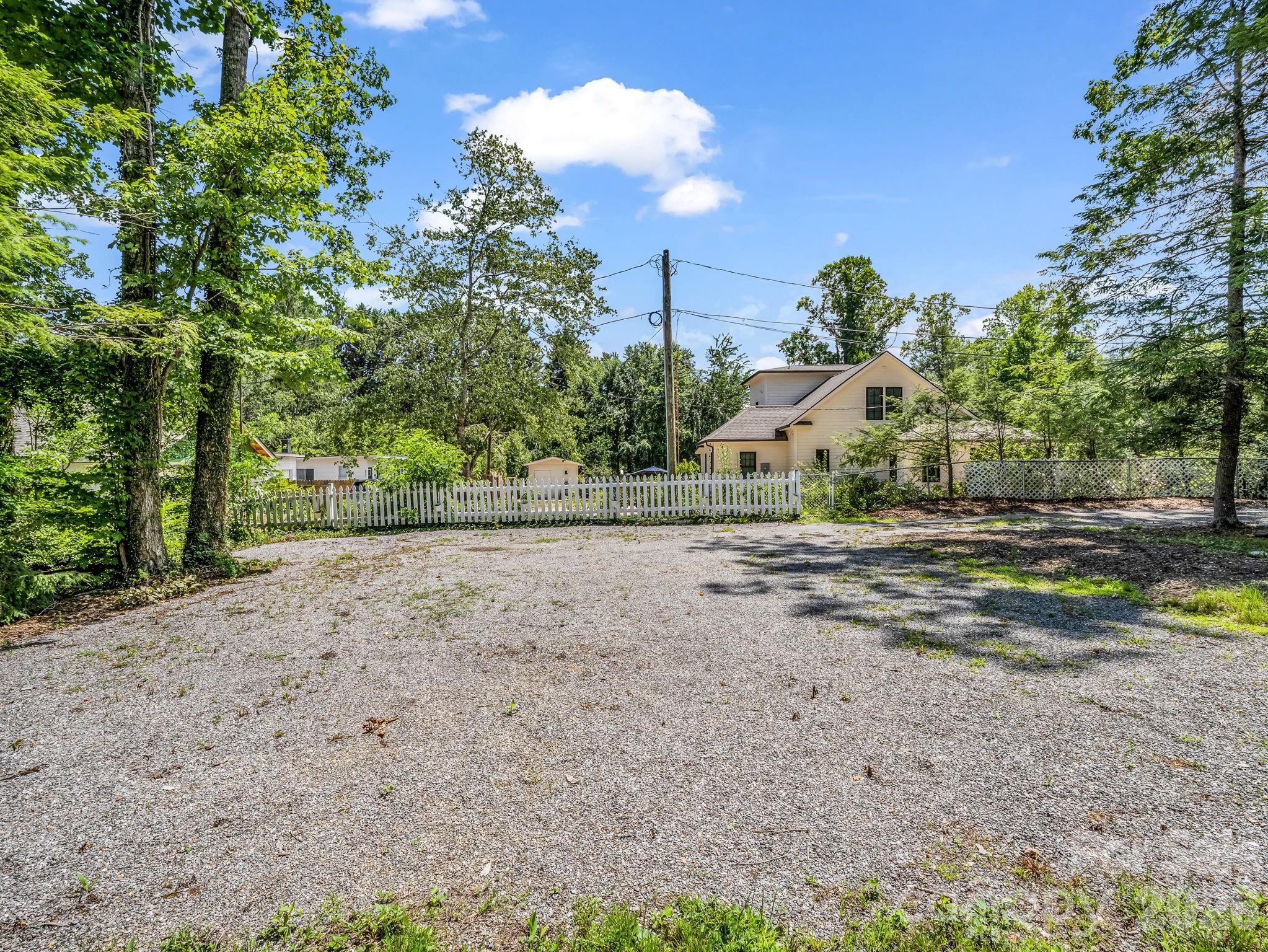 808 Montreat Road — Black Mountain