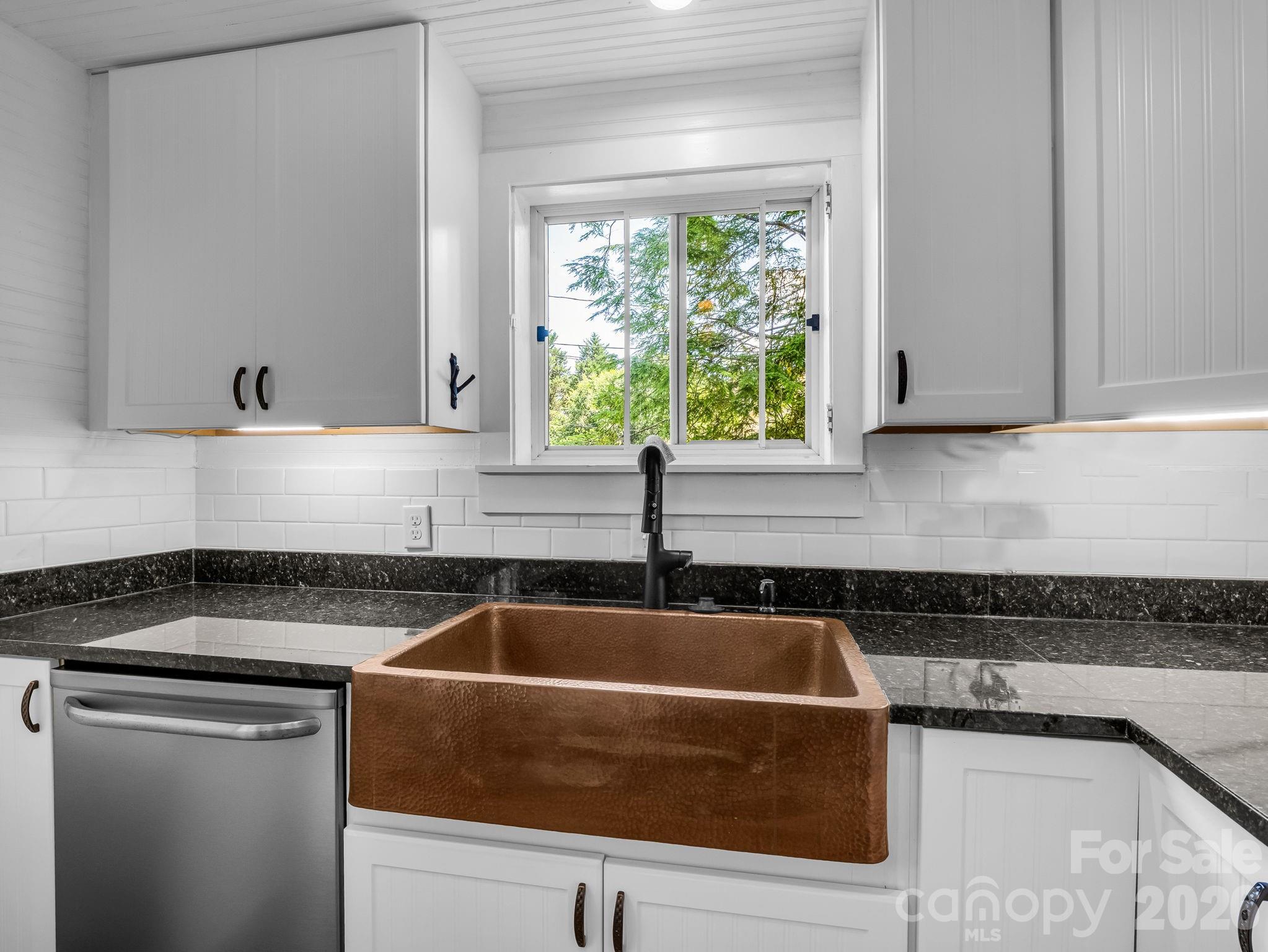 808 Montreat Road — Black Mountain