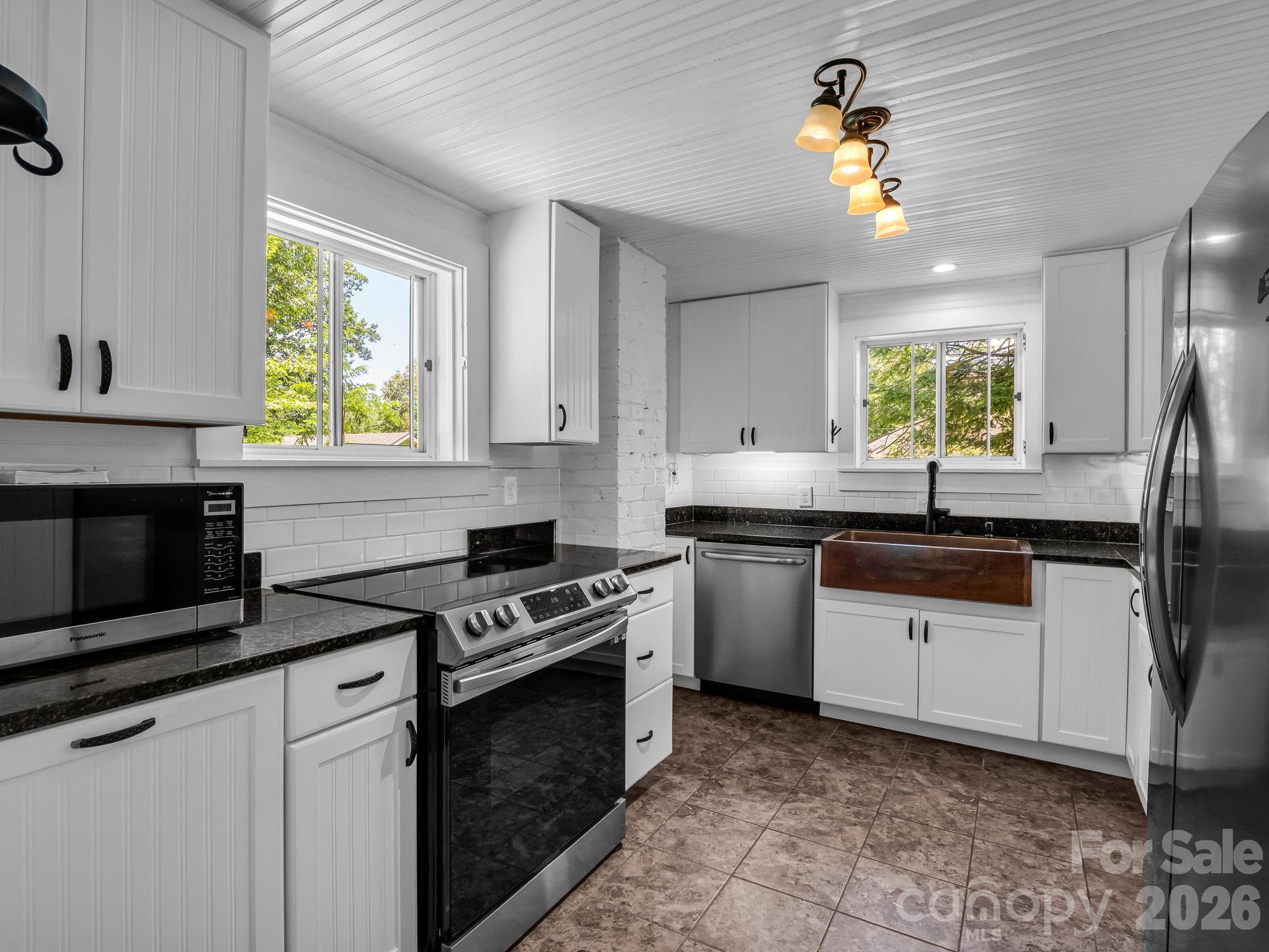 808 Montreat Road — Black Mountain