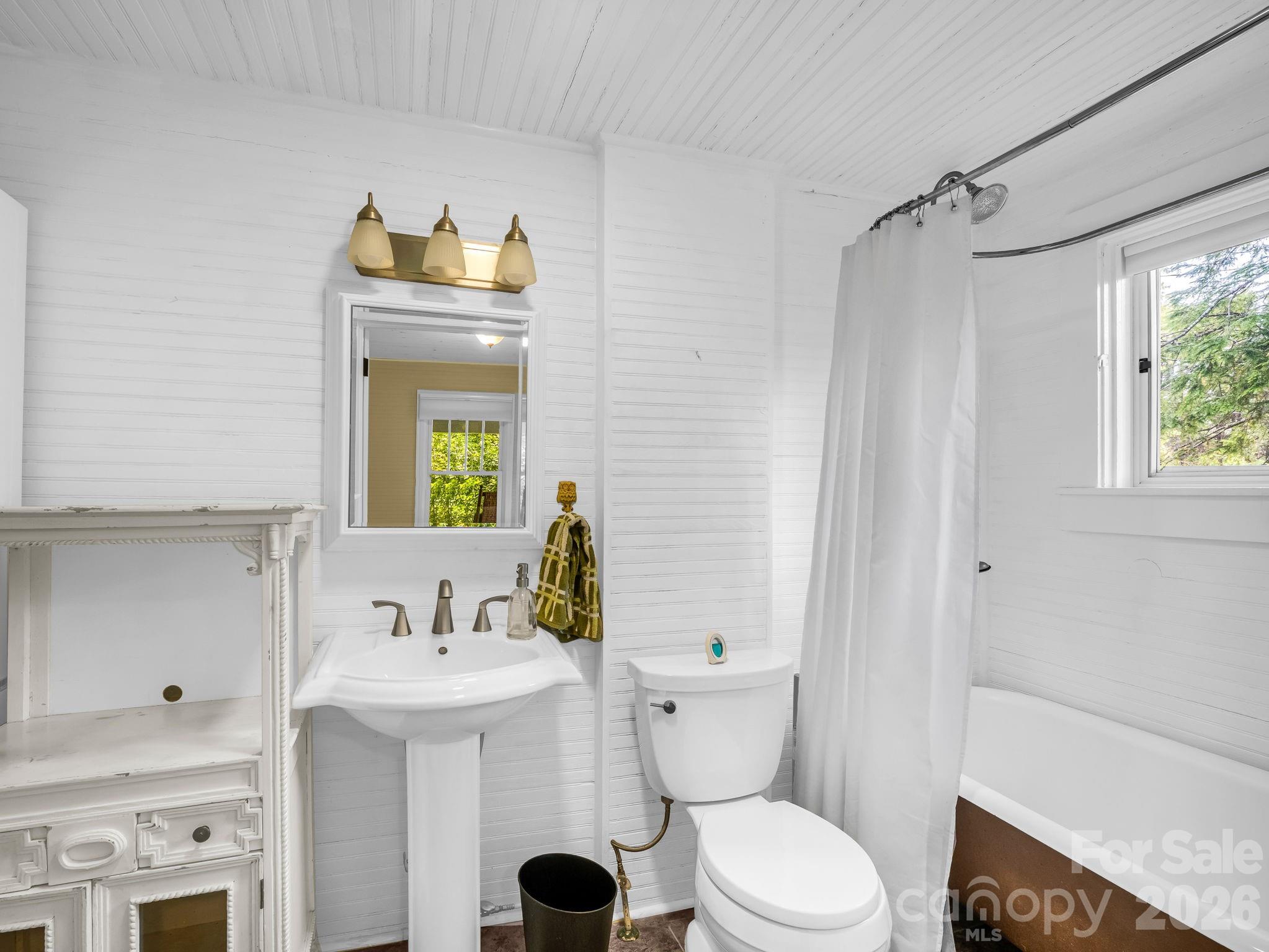 808 Montreat Road — Black Mountain