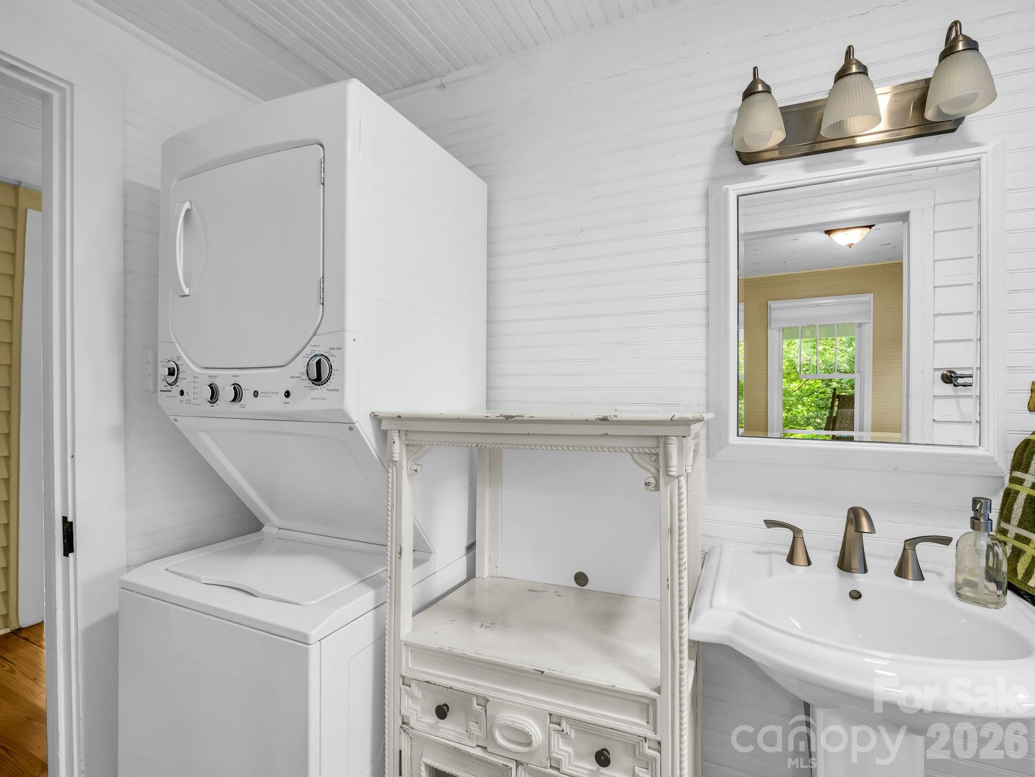 808 Montreat Road — Black Mountain