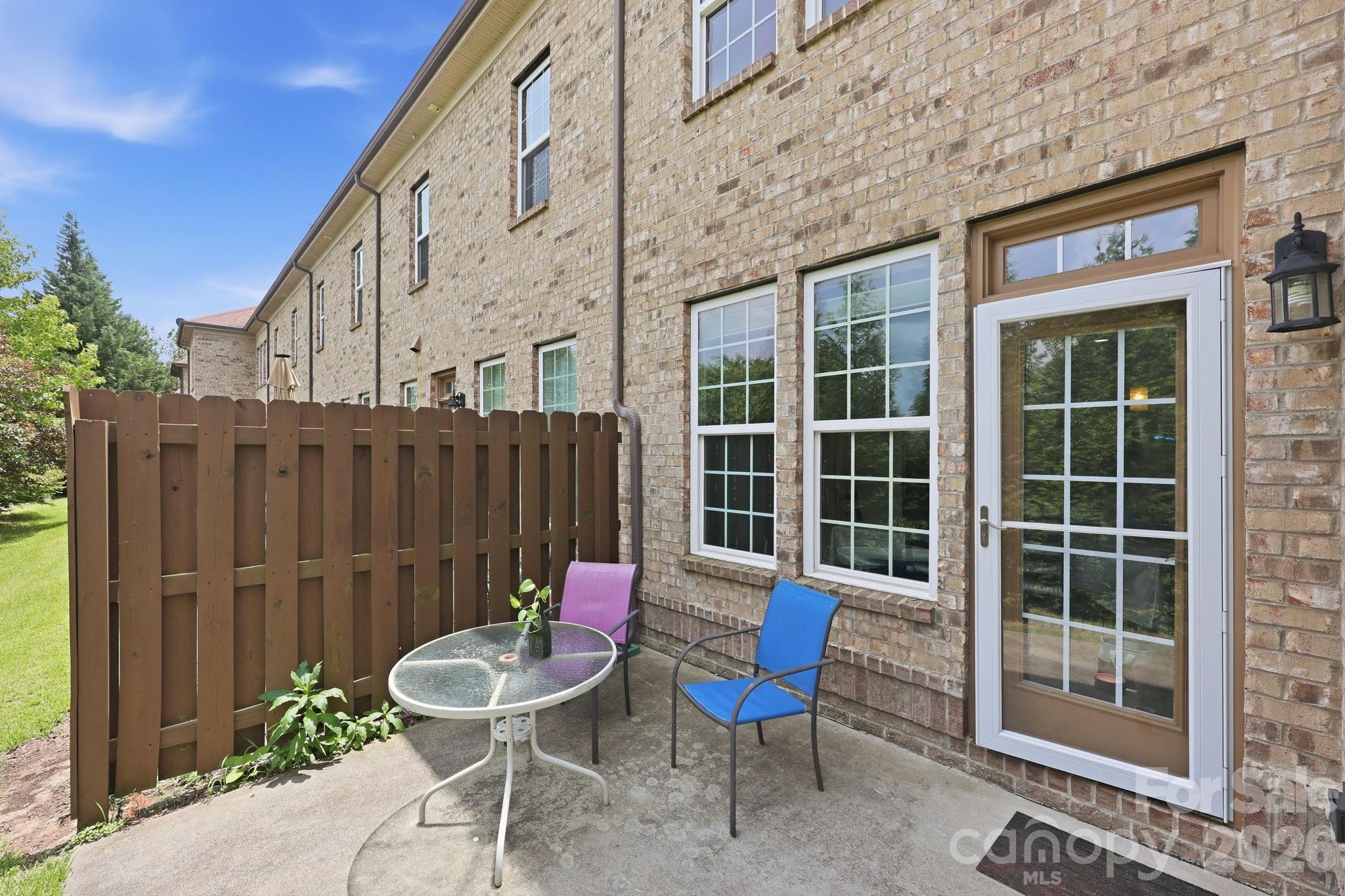 9659 Camberley Avenue NW — Concord