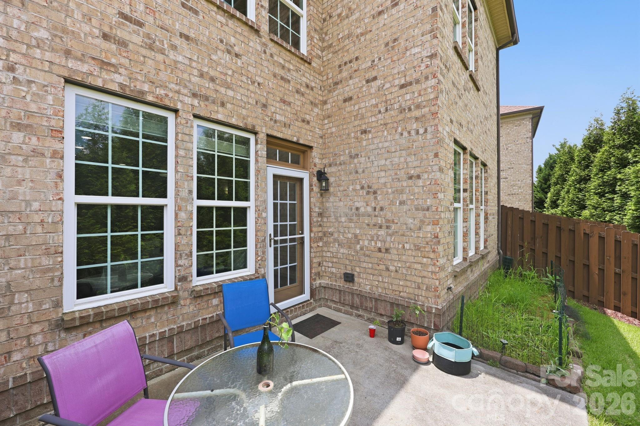 9659 Camberley Avenue NW — Concord