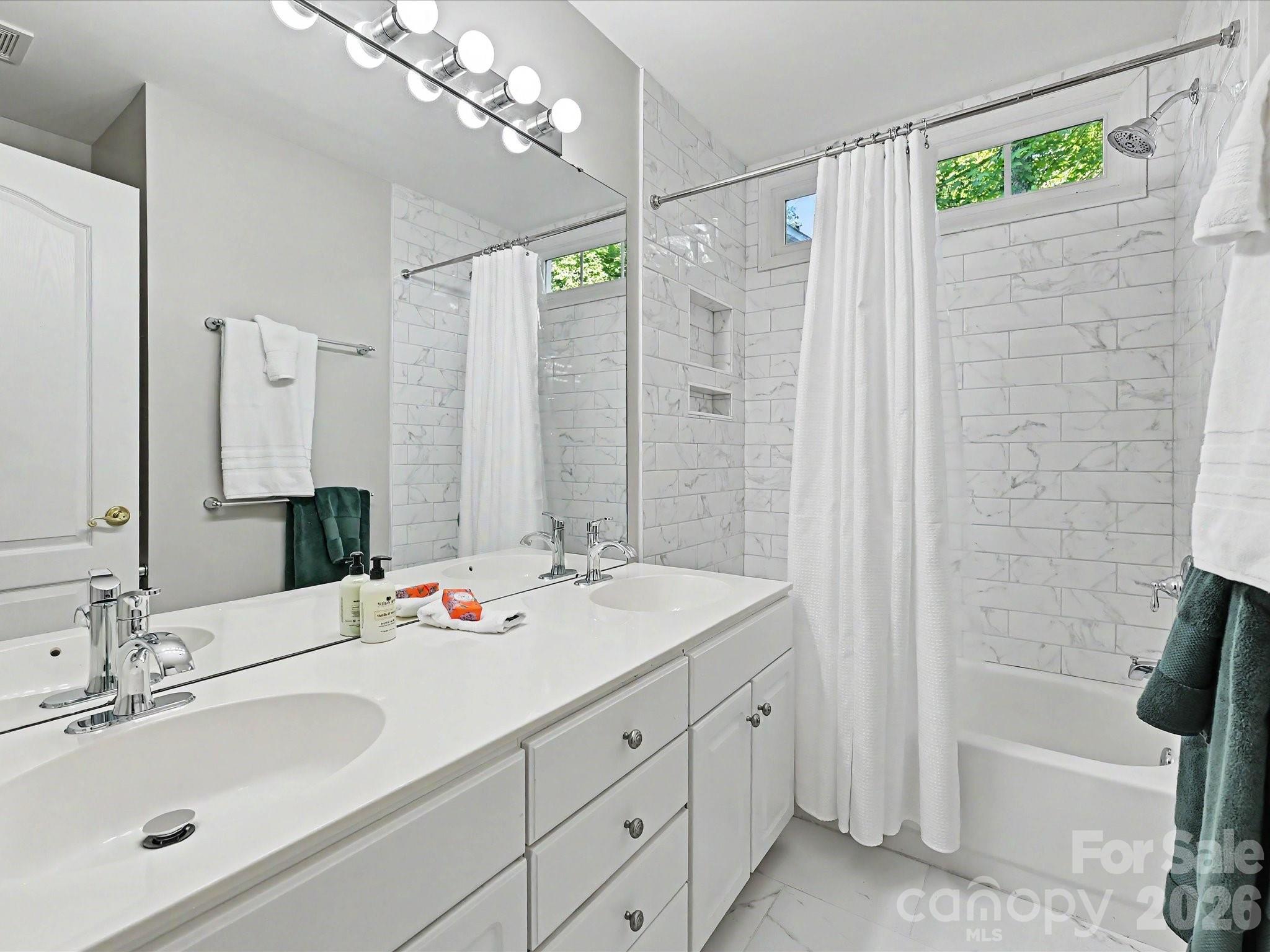 5710 Kinglet Lane — Charlotte