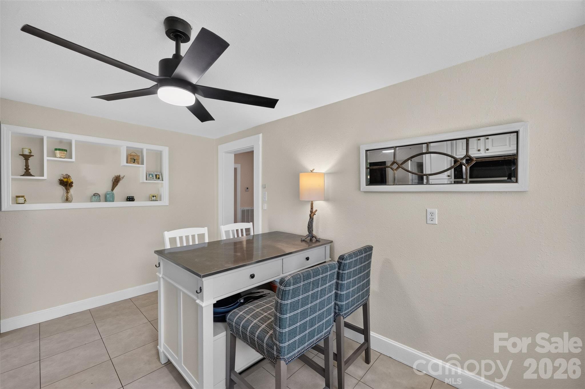106 Lake Drive — Hickory