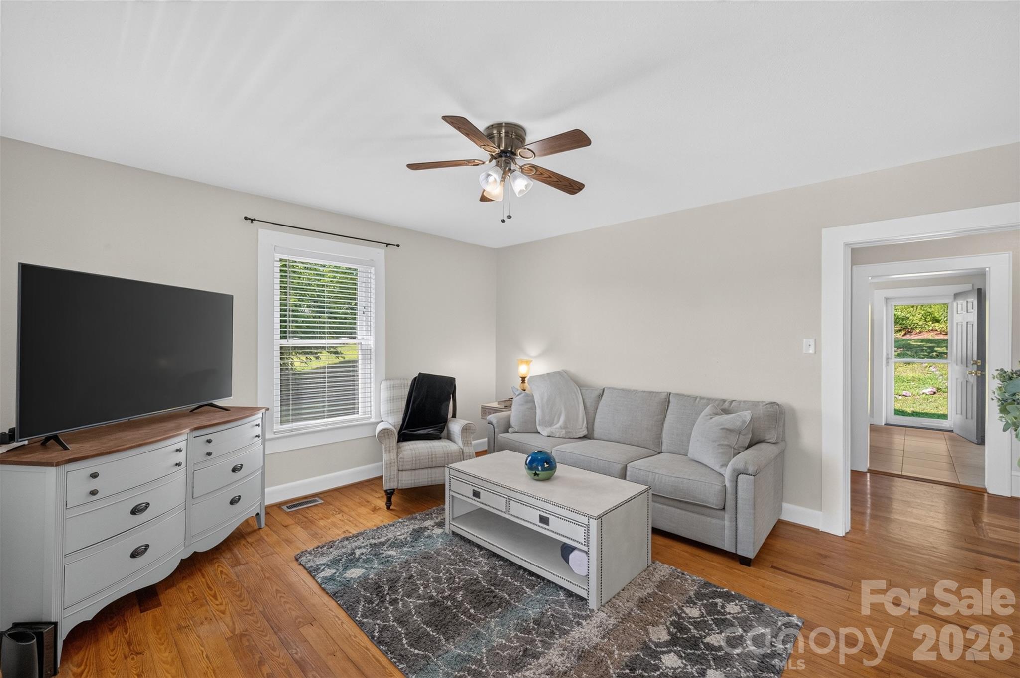 106 Lake Drive — Hickory