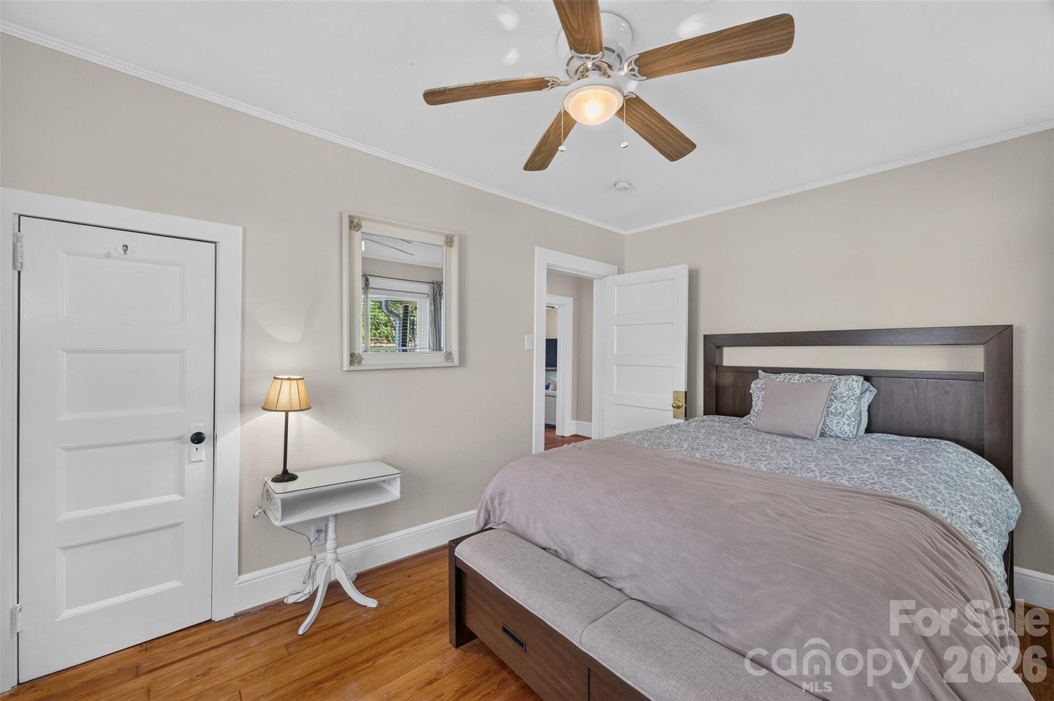 106 Lake Drive — Hickory