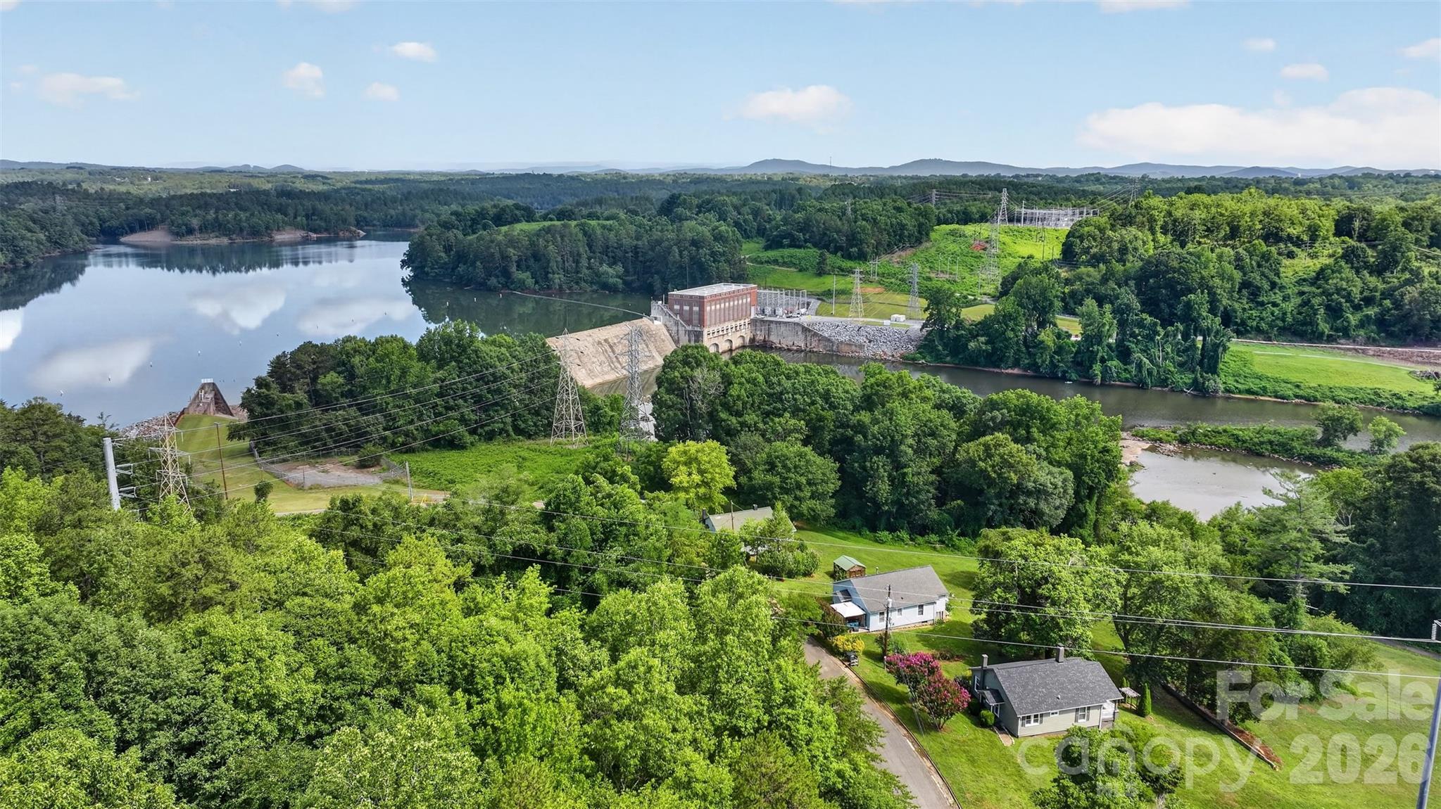106 Lake Drive — Hickory