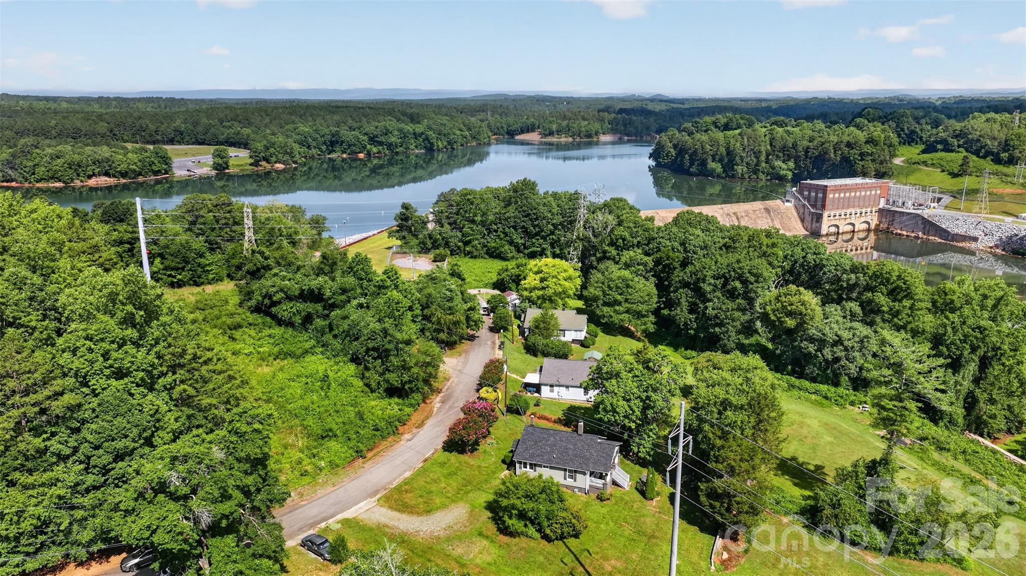 106 Lake Drive — Hickory