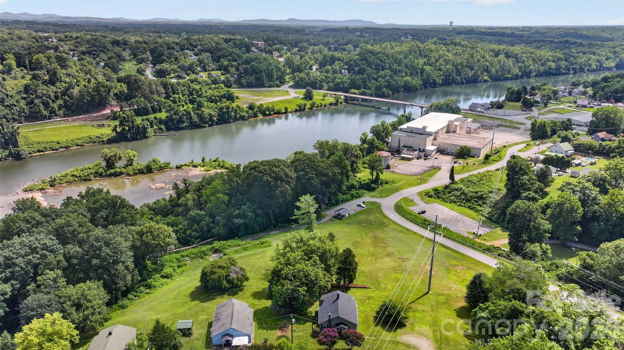 106 Lake Drive — Hickory