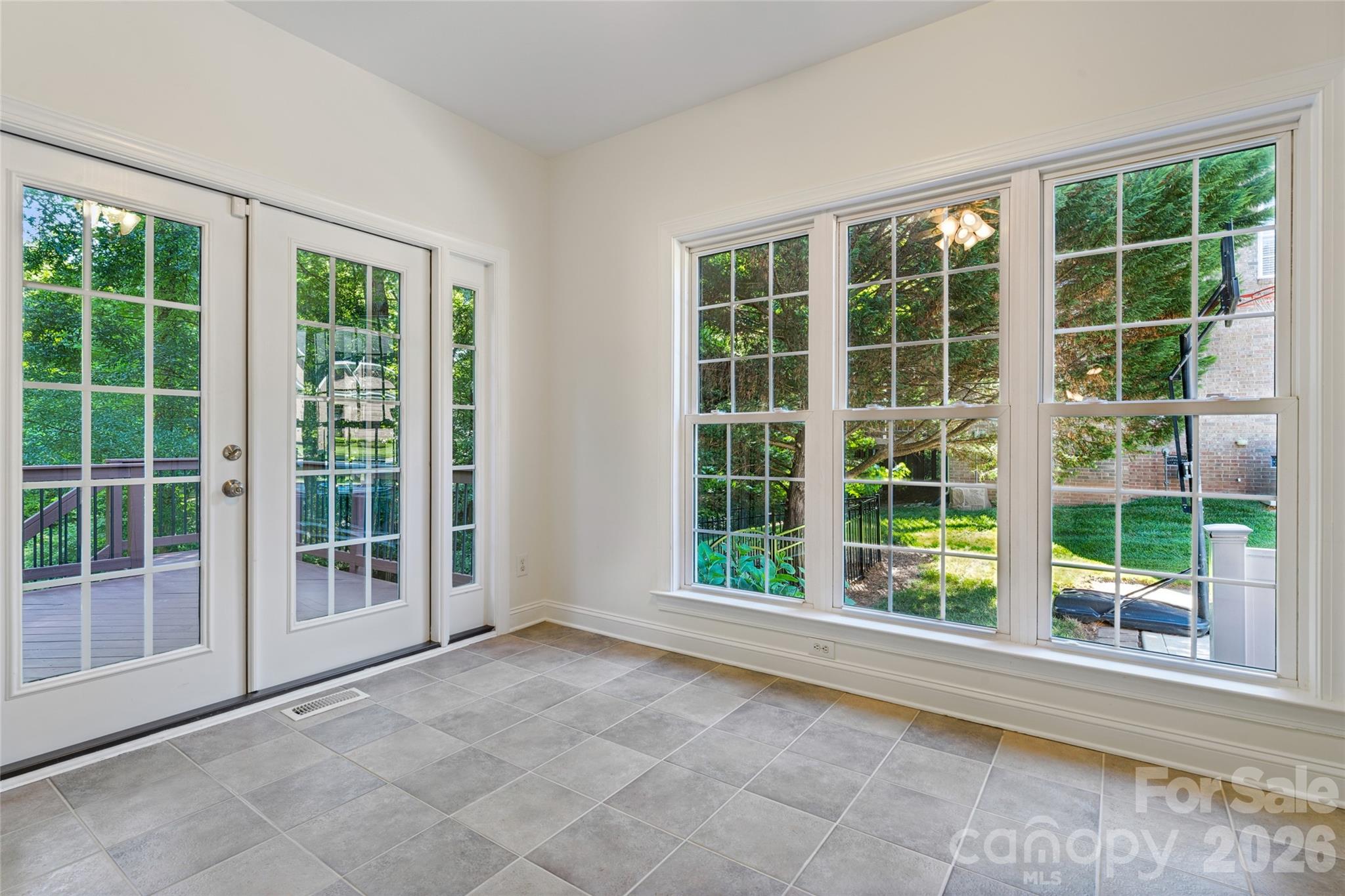 9727 Devonshire Drive — Huntersville