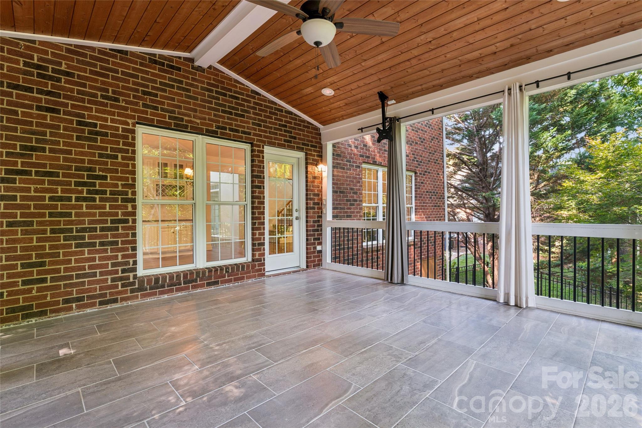 9727 Devonshire Drive — Huntersville