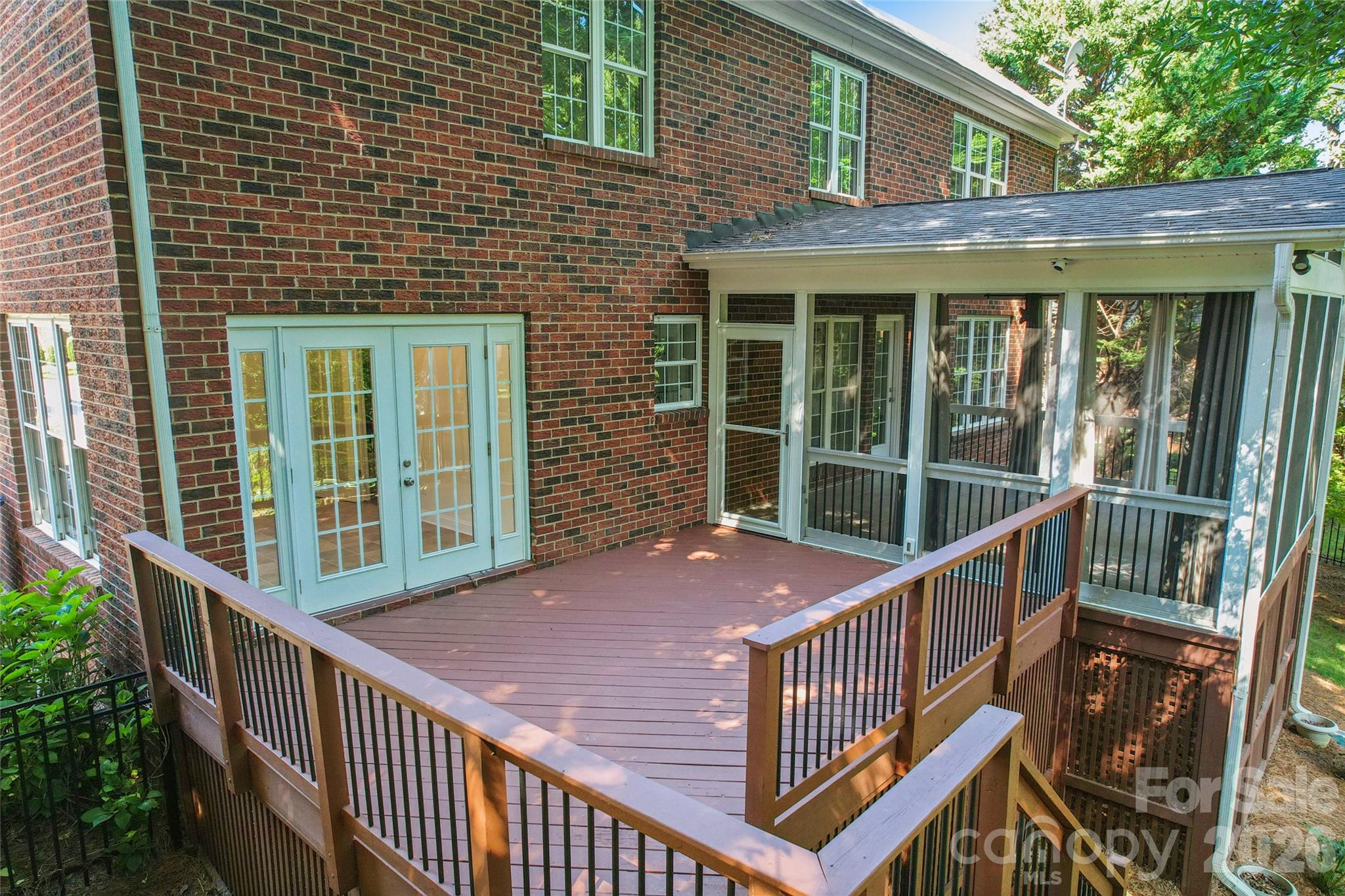 9727 Devonshire Drive — Huntersville
