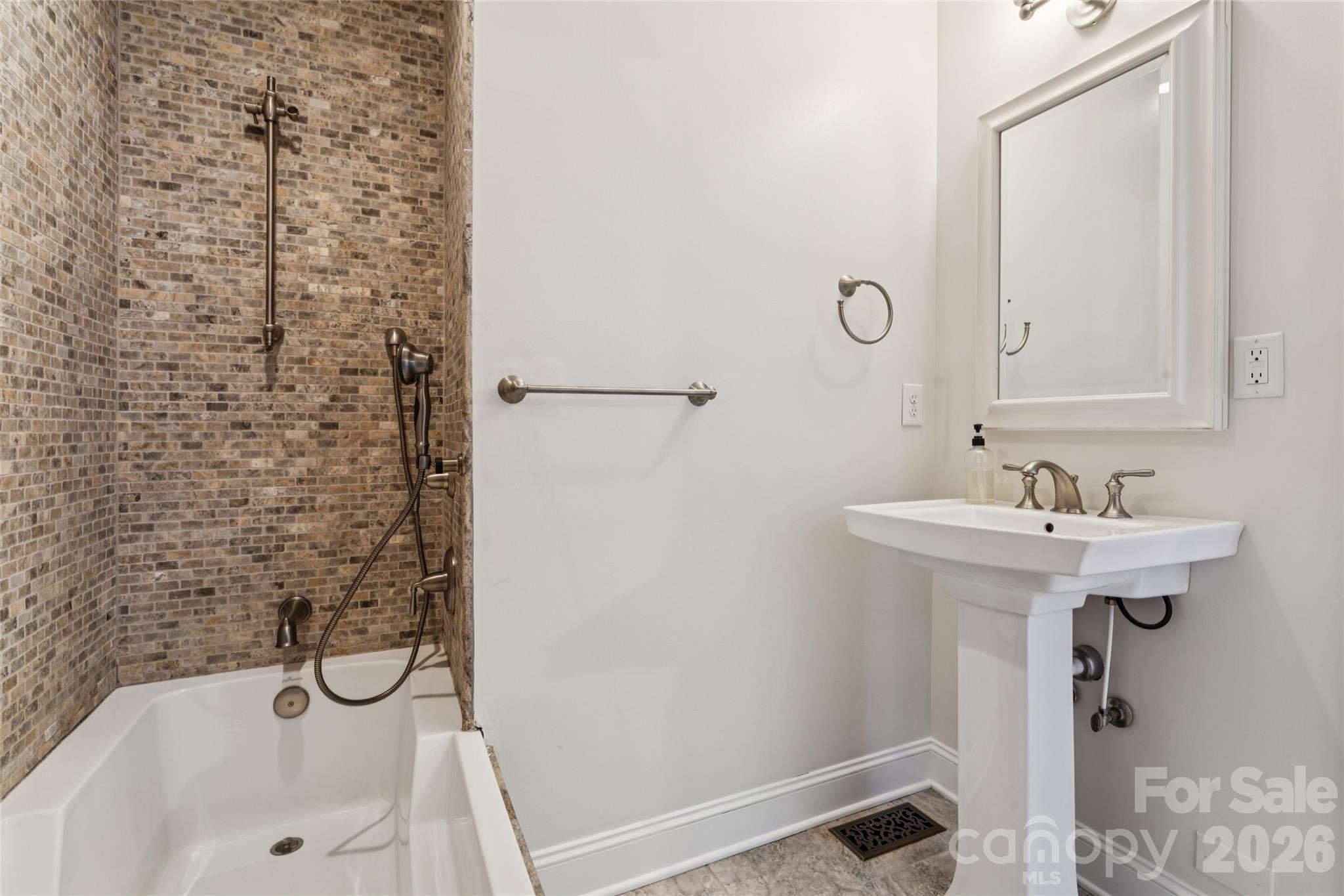 9727 Devonshire Drive — Huntersville
